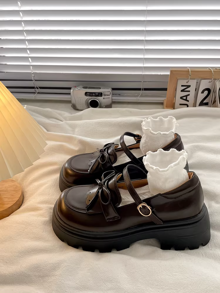 Giày Mary Jane đế dày kiểu Pháp màu nâu dành cho nữ, mẫu thu đông 2025 mới, giày cao gót đế thô tăng chiều cao.