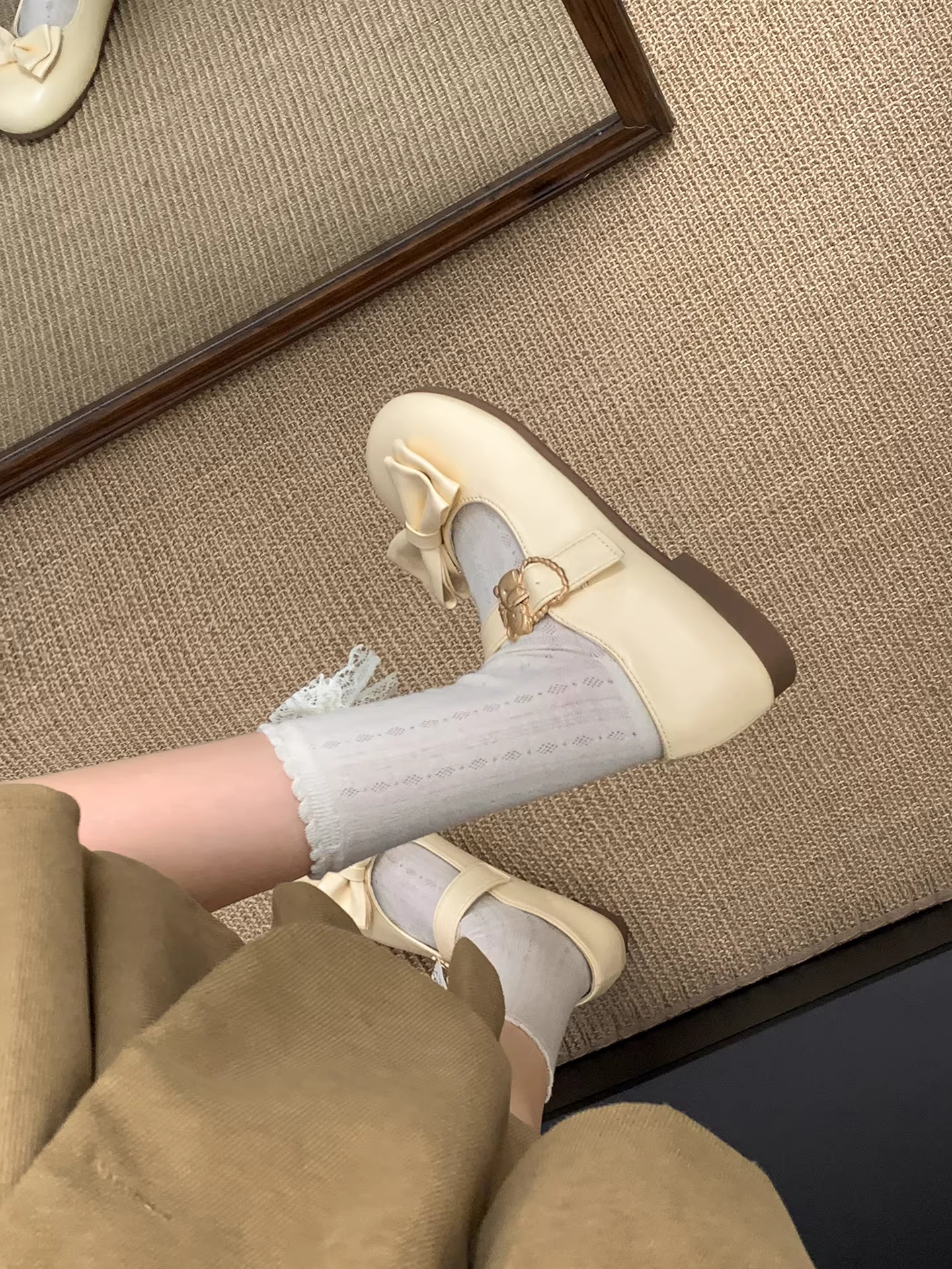 Giày bệt nữ kiểu ballet cổ điển màu đen, kiểu dáng mới mùa thu 2025, phối chân váy, mũi tròn, kiểu Mary Jane