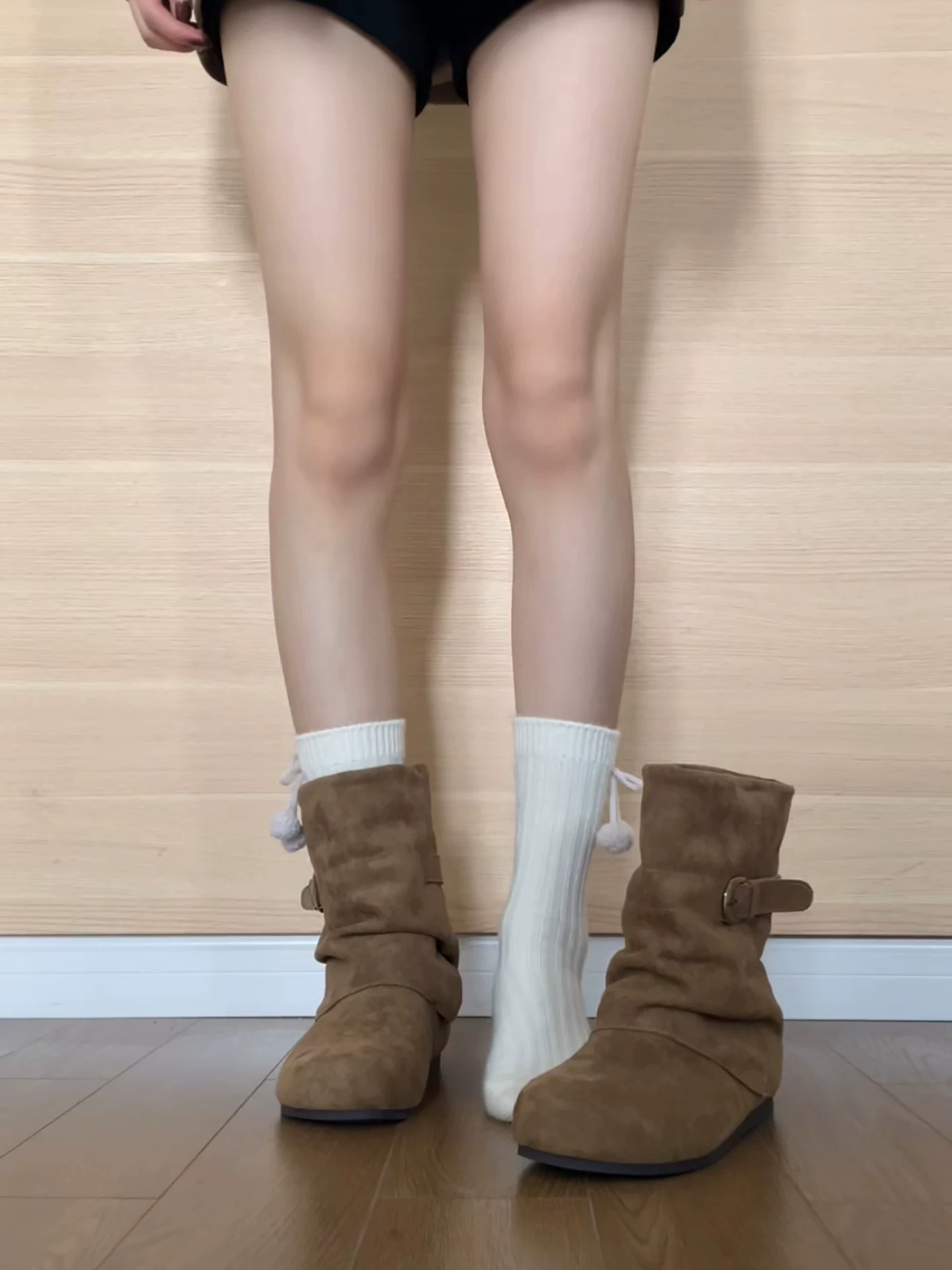 Giày bốt đế dày đa năng kiểu retro dành cho nữ, phong cách thu đông 2025 mới, phối cùng váy để trông thon gọn và cao hơn, kiểu bốt ngắn phong cách Birkenstock.