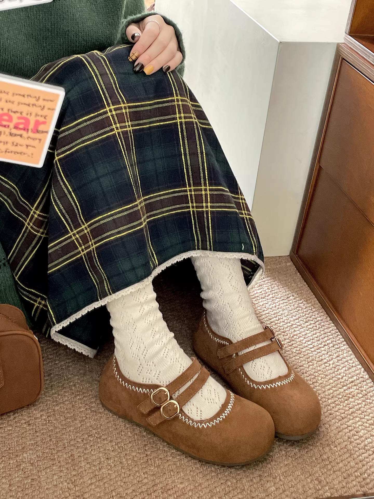 Giày Birkenstock đế dày màu nâu cổ điển dành cho nữ, kiểu dáng mùa thu mới 2025, phối cùng chân váy và giày Mary Jane đế mềm đa năng