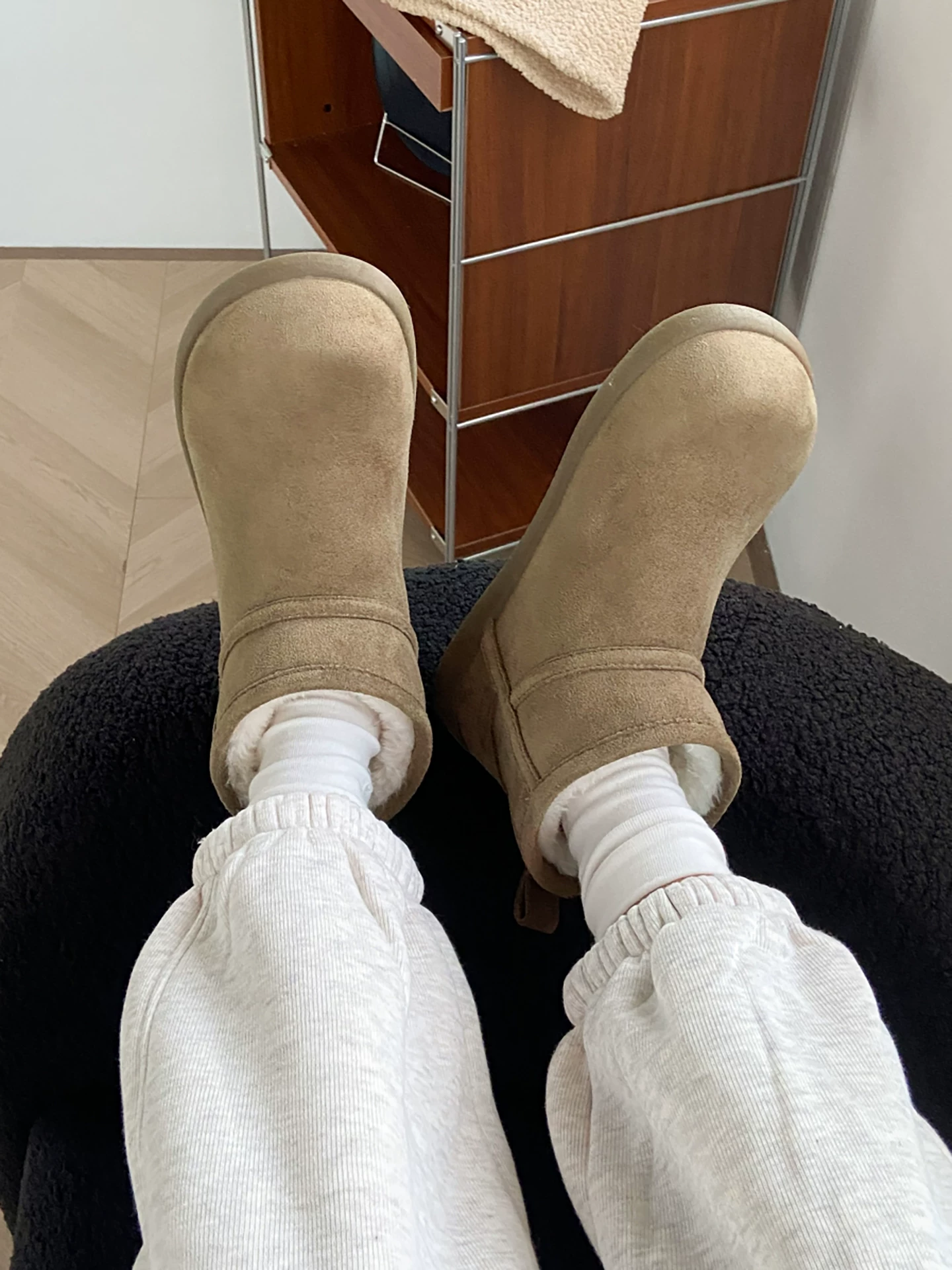 Giày bốt đi tuyết đế dày chống trượt lót lông cừu phong cách Đông Bắc dành cho nữ 2025 Giày cotton đế mềm kiểu Birkenstock mới mùa đông ngoài trời ấm áp