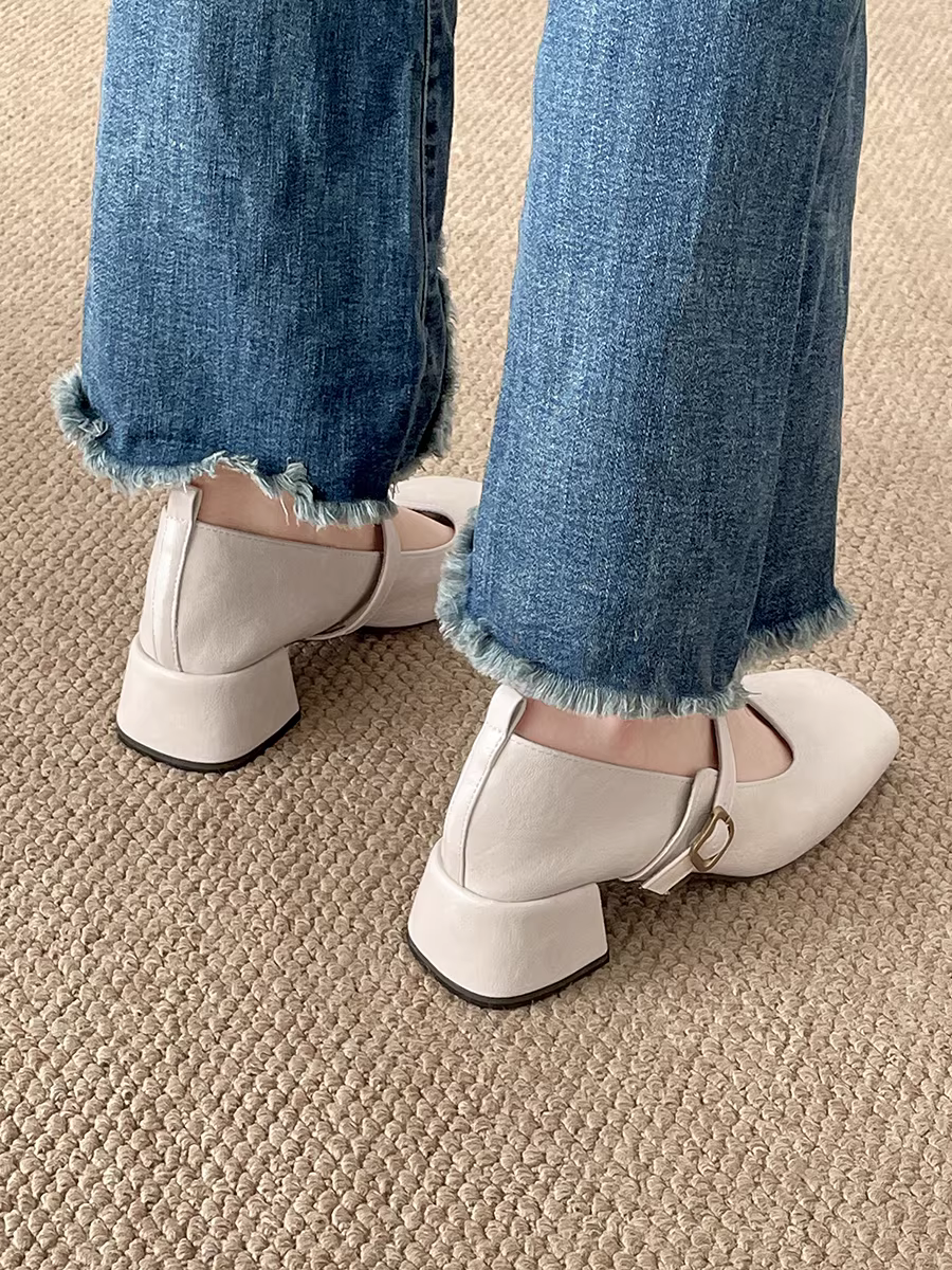 Giày Mary Jane da nhỏ mũi tròn kiểu Pháp cổ điển dành cho nữ, phong cách thu mới 2025, phối cùng chân váy.