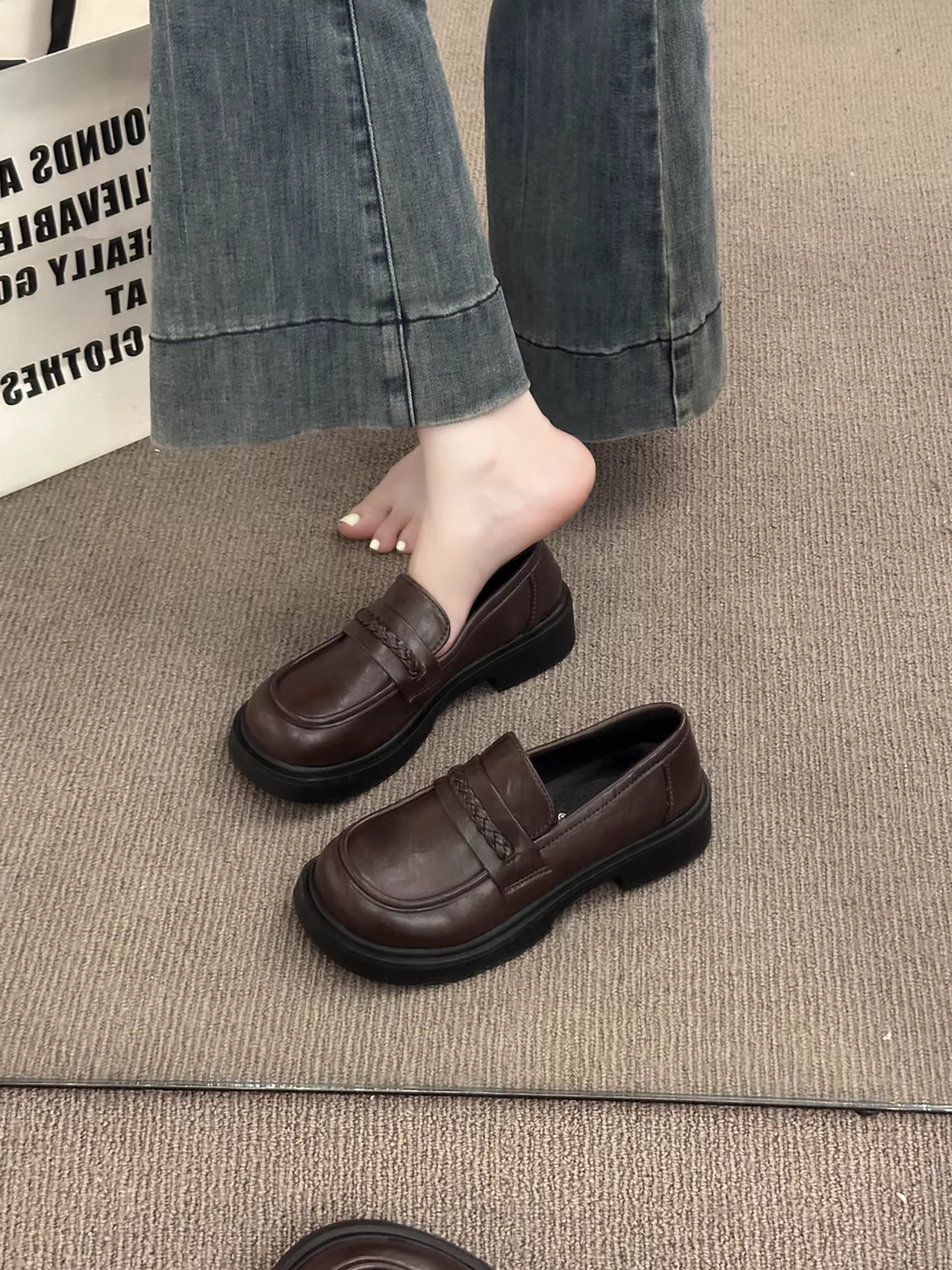 Giày da đế xuồng chunky retro đen đa năng dành cho nữ, kiểu dáng mới xuân thu 2025, tăng chiều cao, dành cho phụ nữ nhỏ nhắn