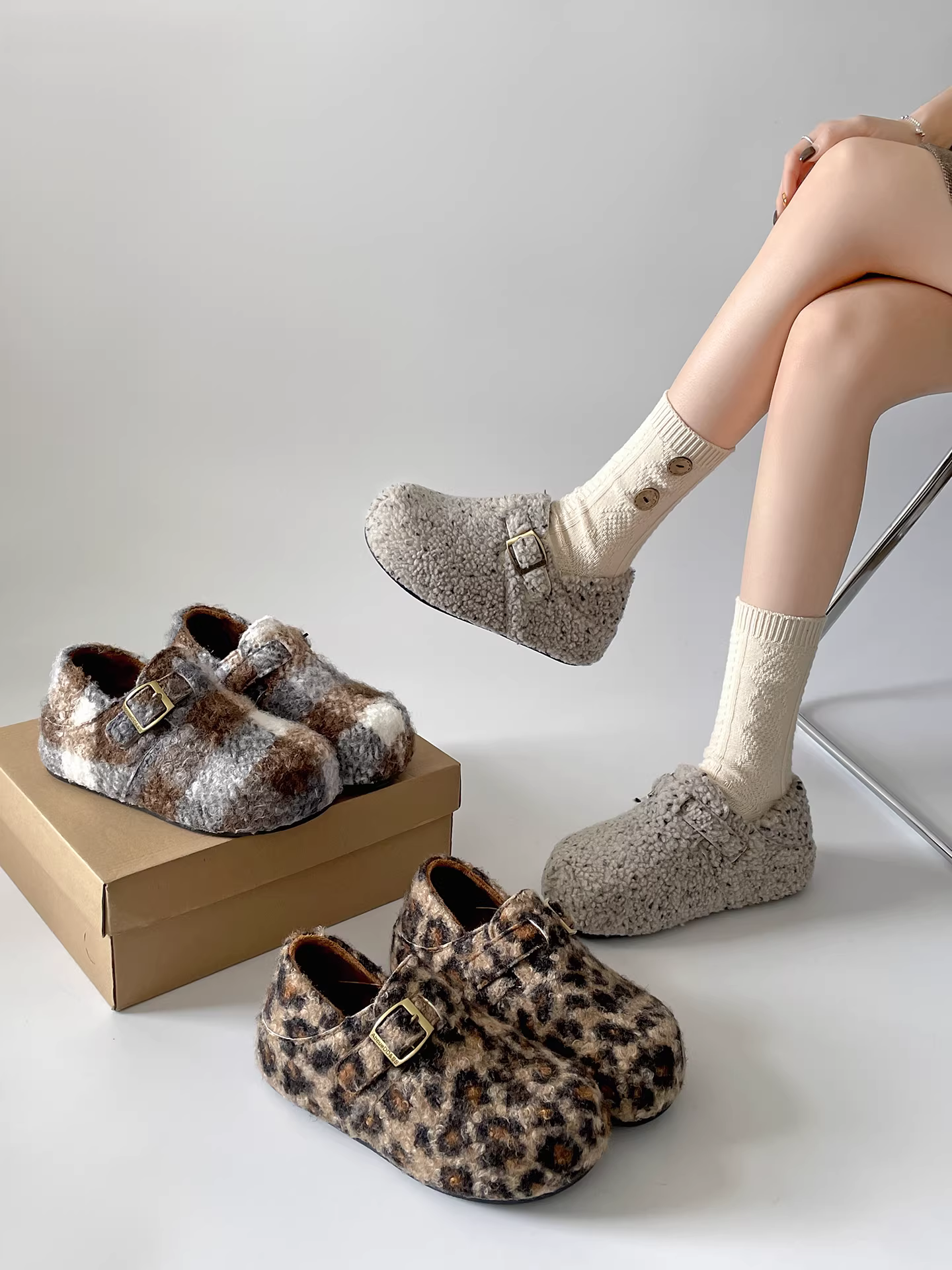 Giày bông giữ ấm lót lông dày đế cao mùa đông dành cho nữ kiểu mới 2025, kiểu dáng hai trong một, lông thú toàn bộ, kiểu Birkenstock