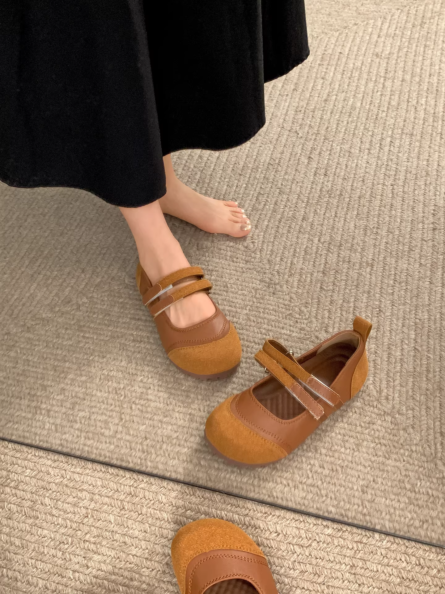 Giày bệt trắng cổ điển nữ, mẫu mới thu đông 2025, đa năng, tăng chiều cao, đế mềm kiểu Mary Jane.