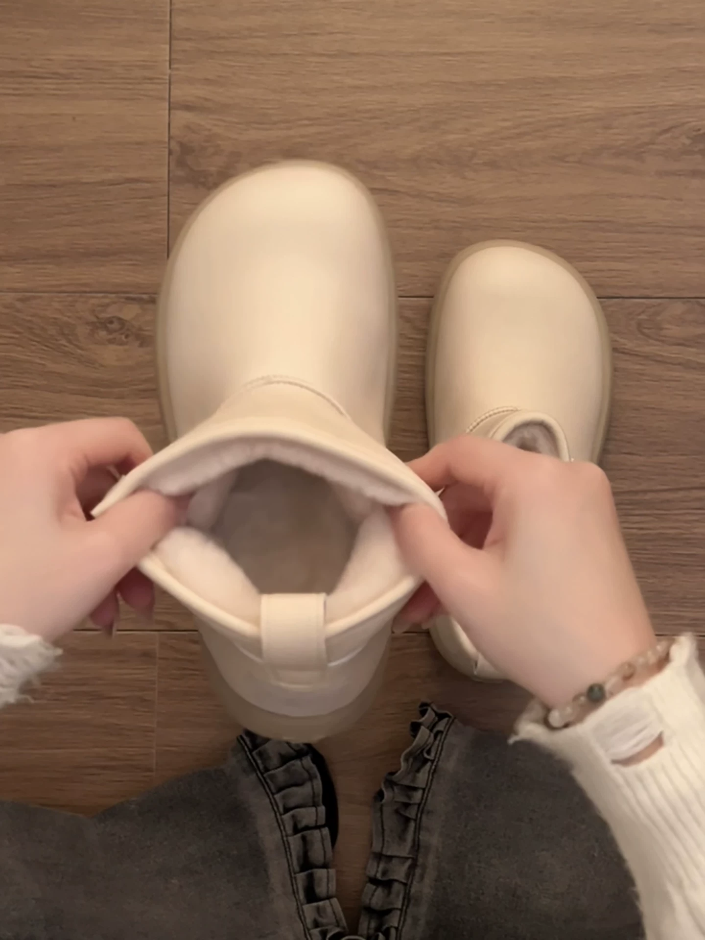 Giày bốt tuyết đế dày kiểu Pháp cổ điển màu trắng dành cho nữ, mẫu mới mùa đông 2025, giữ ấm, chống trơn trượt, chất liệu cotton kiểu Birkenstock