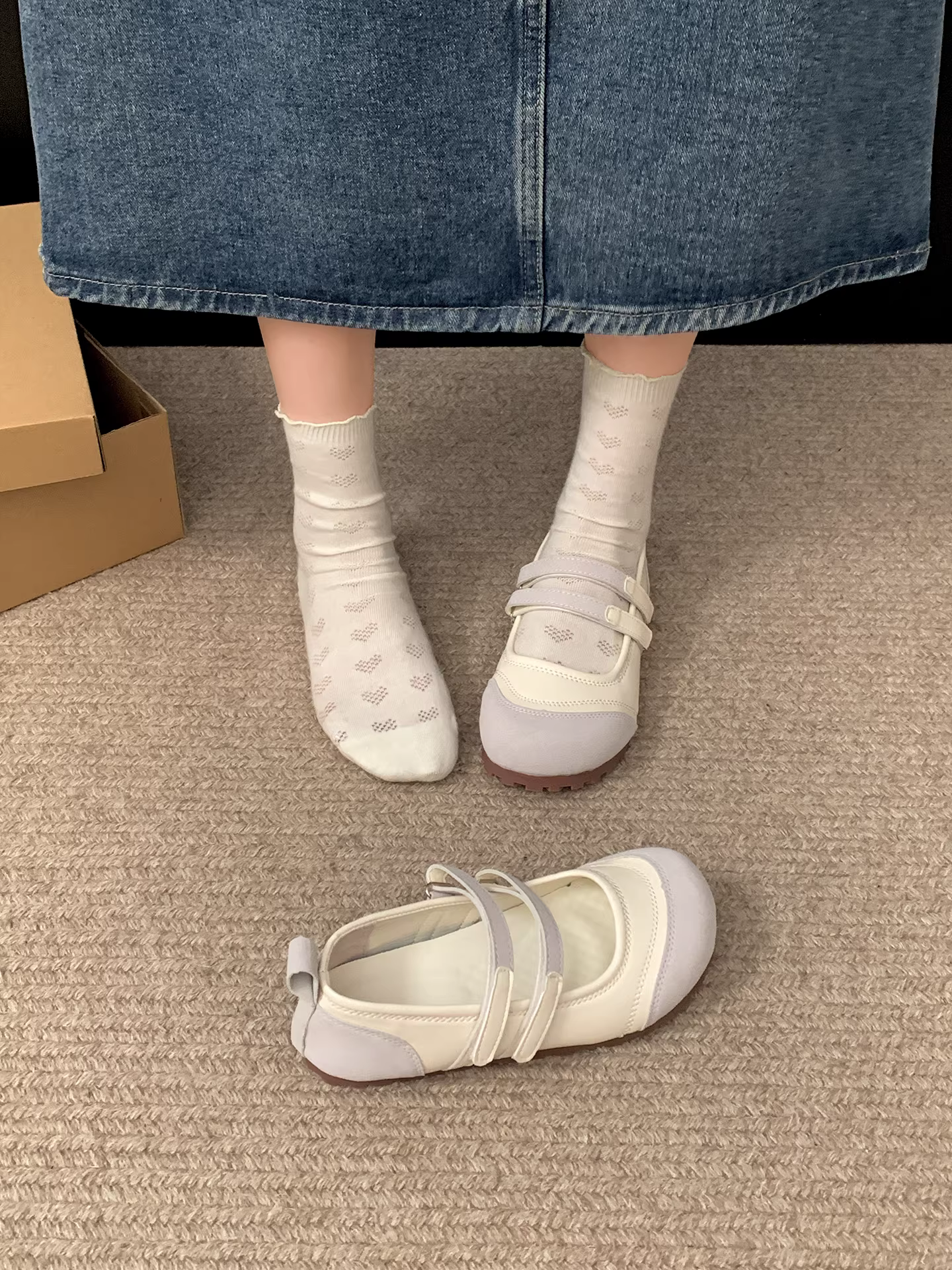 Giày bệt trắng cổ điển nữ, mẫu mới thu đông 2025, đa năng, tăng chiều cao, đế mềm kiểu Mary Jane.