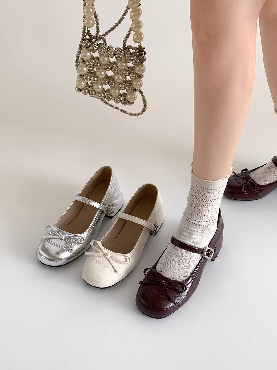 Giày cao gót đế thô kiểu Pháp cổ điển Nanzai màu trắng, miệng nông, dành cho nữ, mùa thu 2025, kiểu Mary Jane.