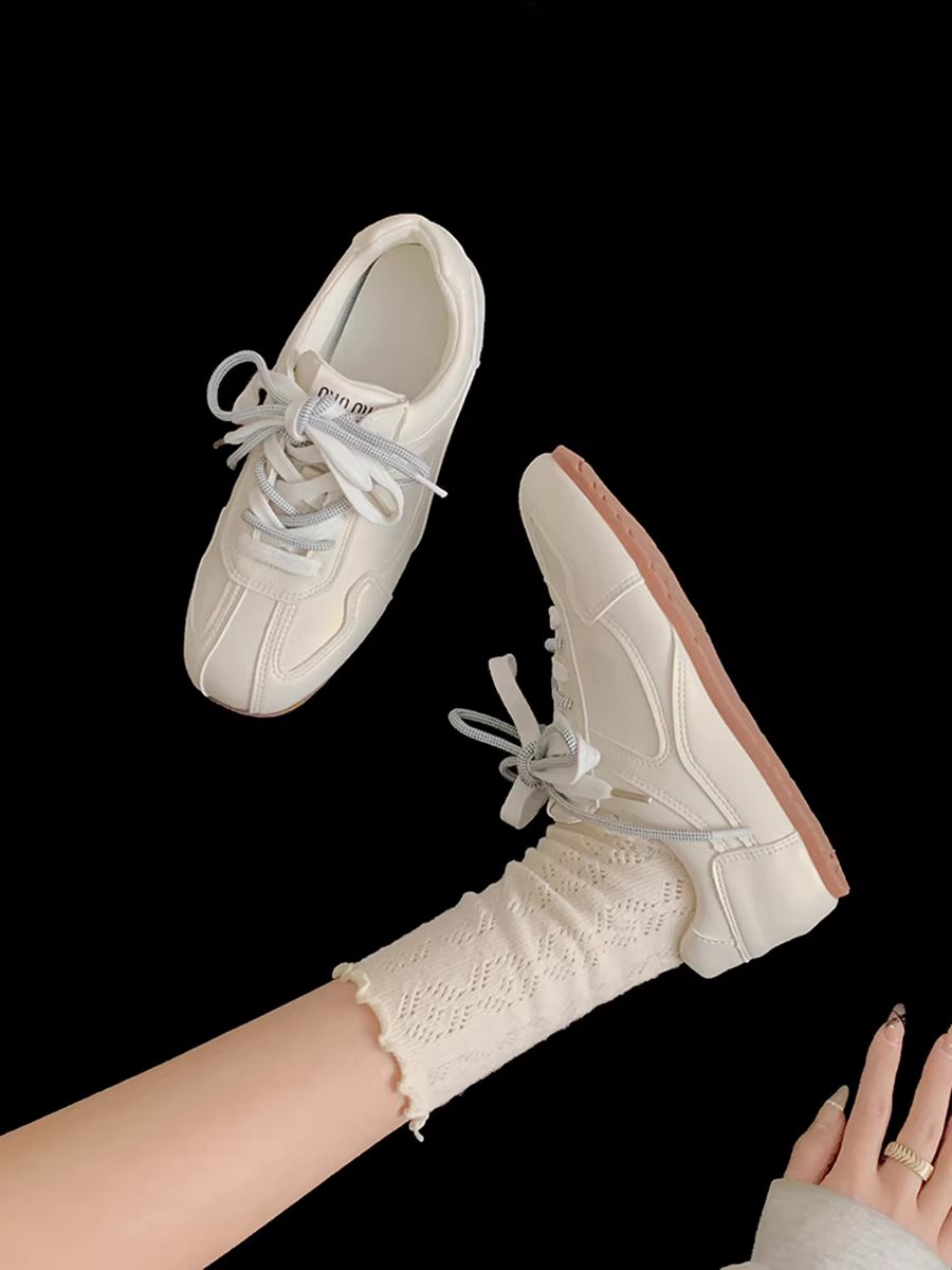 Giày thể thao nữ đế bằng kiểu retro màu bạc, mẫu mới thu đông 2025, đa năng, kiểu dáng thấp cổ, phong cách Mỹ, giày thường ngày