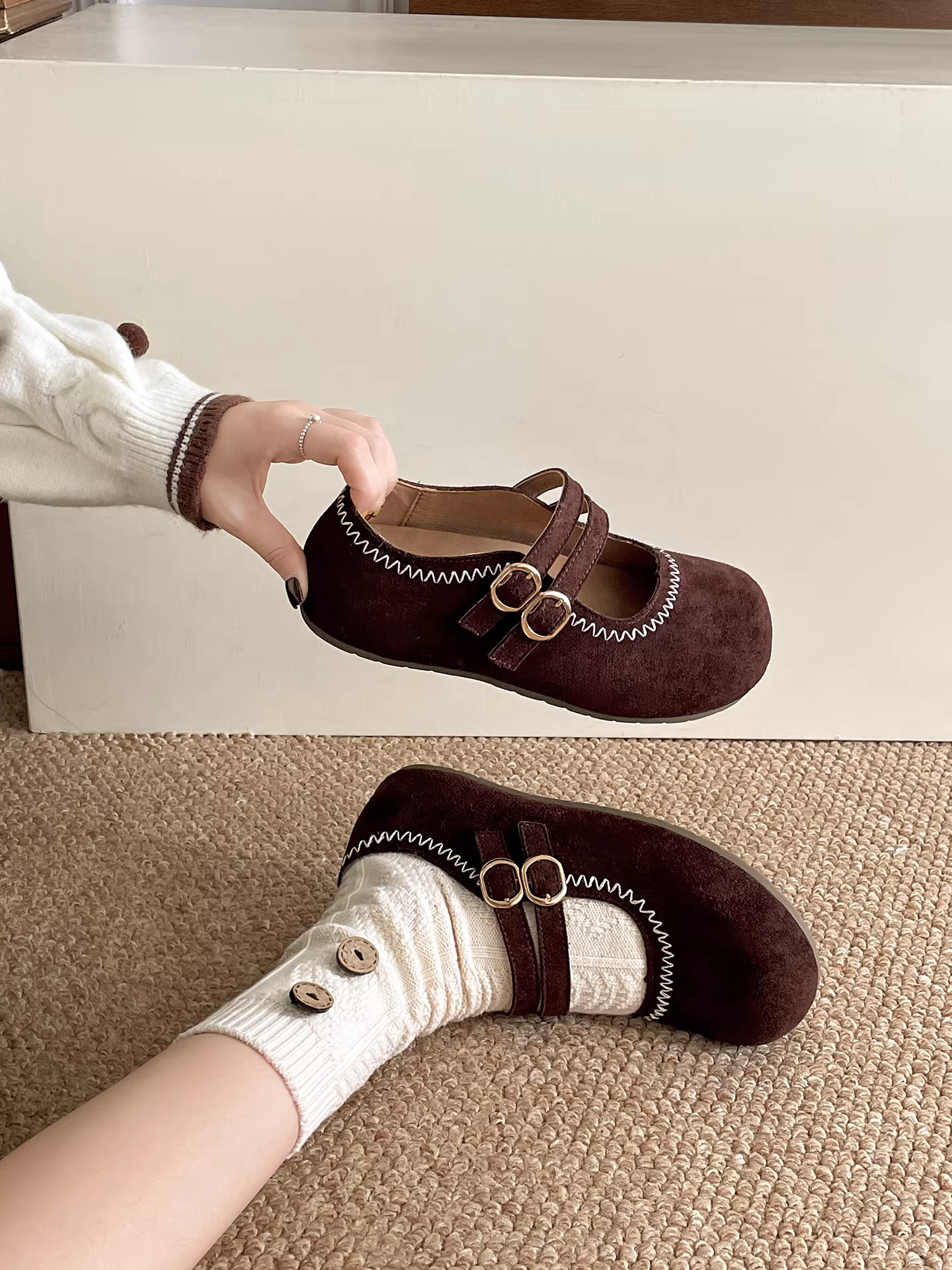 Giày Birkenstock đế dày màu nâu cổ điển dành cho nữ, kiểu dáng mùa thu mới 2025, phối cùng chân váy và giày Mary Jane đế mềm đa năng