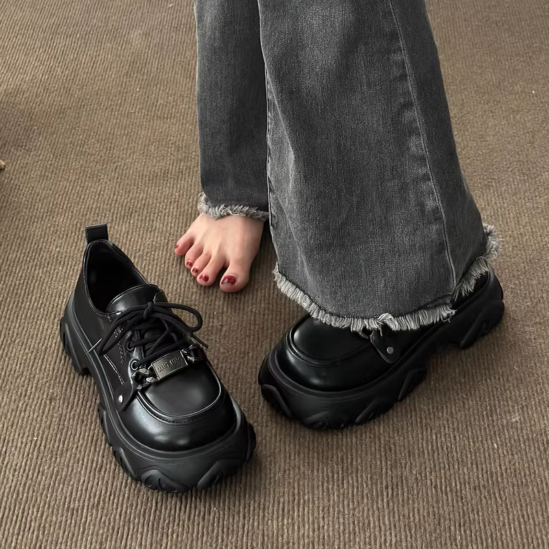 Giày da nữ kiểu Anh cổ điển mũi tròn, mùa thu 2025, kiểu dáng đa năng, màu đen, đế dày, gót vuông, kiểu Mary Jane