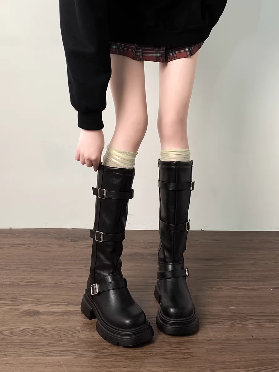 Giày bốt cao cổ đế dày màu đen, kiểu dáng retro mùa thu đông 2025 dành cho nữ, kiểu dáng ôm sát, dài qua đầu gối.