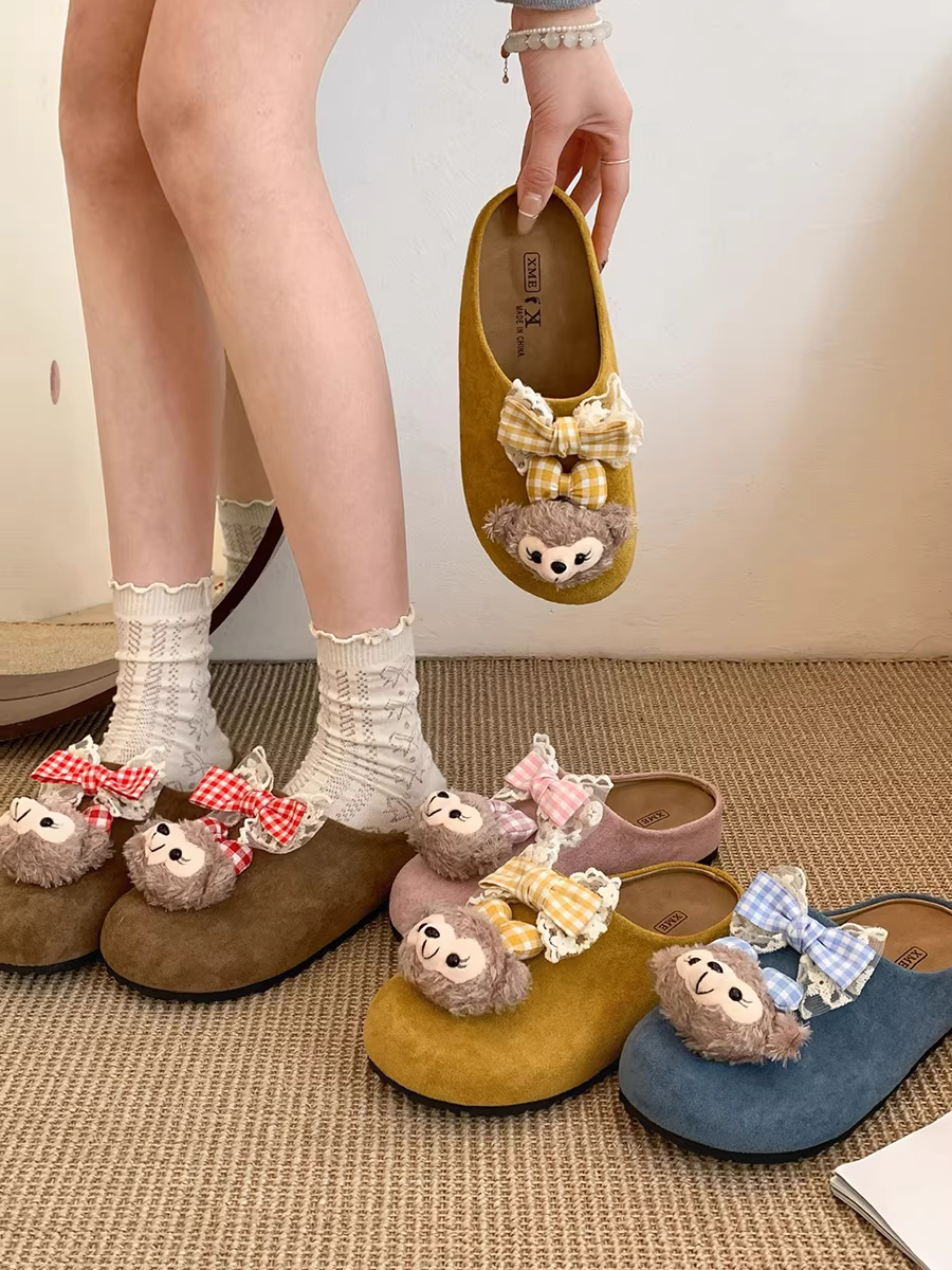 Dép nữ đế dày kiểu hoạt hình dễ thương, mũi kín, phong cách mới thu đông 2025, màu hồng, kiểu Birkenstock nửa dép, phối chân váy