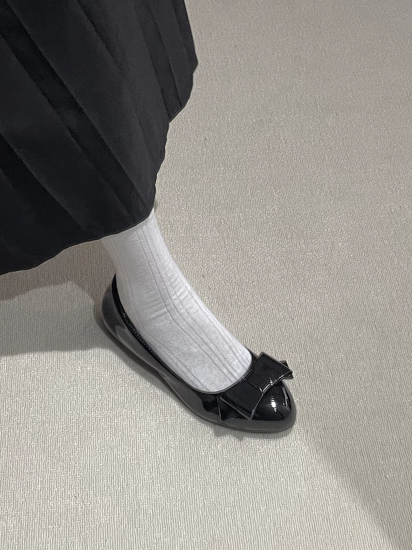 Giày bệt kiểu Pháp cổ điển màu đen, tăng chiều cao ẩn, miệng giày nông, mẫu mới thu đông 2025 dành cho nữ, giày Mary Jane đa năng phối cùng chân váy.