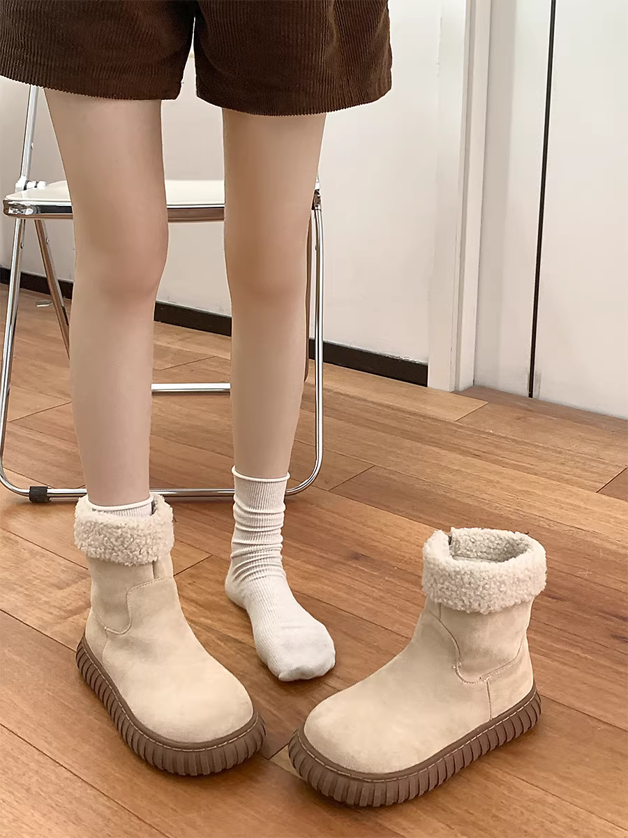 Giày bốt nữ đế dày giữ ấm màu nâu chống trơn, kiểu mới mùa đông 2025, giày bông dày lót lông cừu kiểu lười đi Đông Bắc