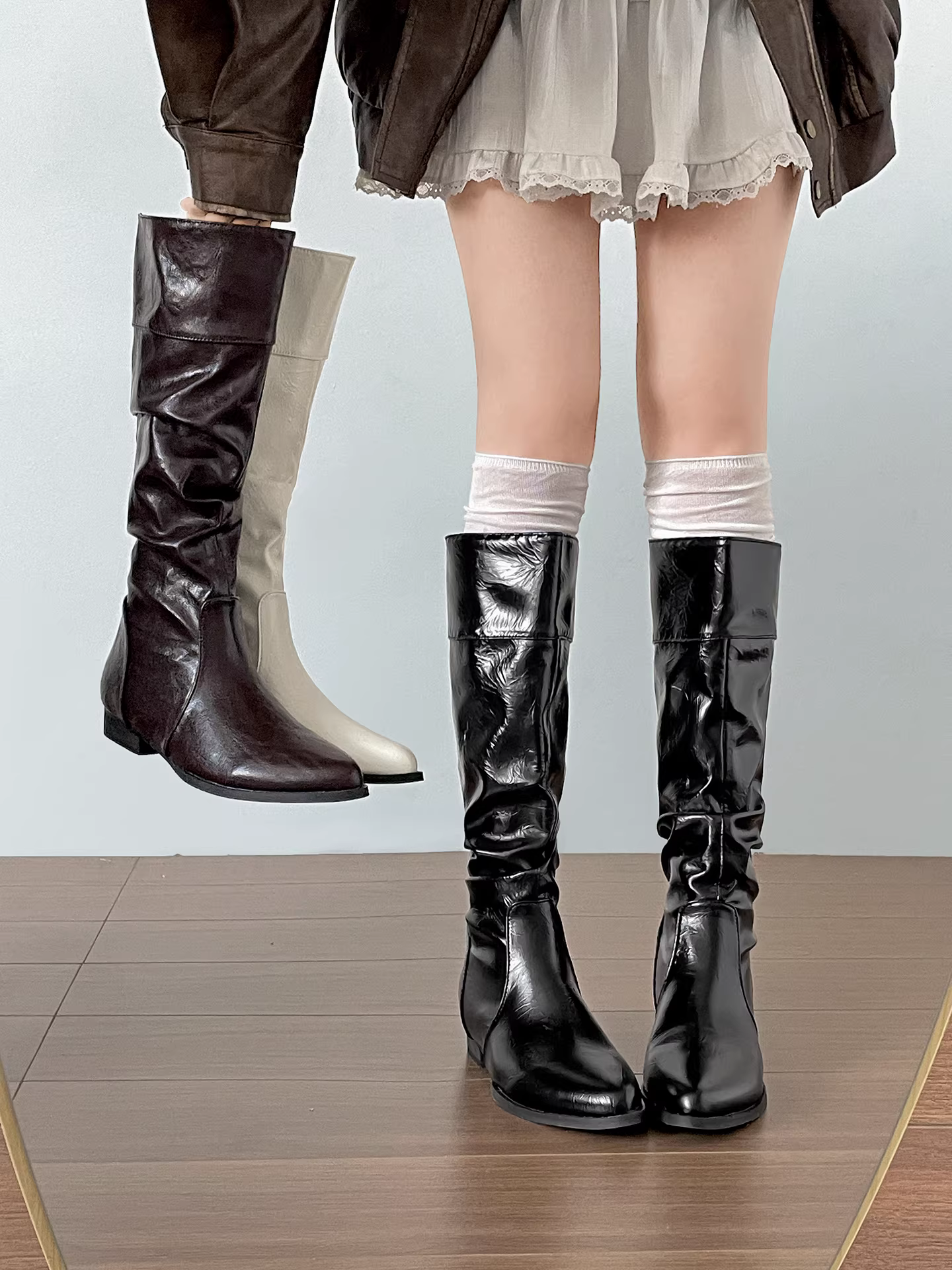 Giày bốt cao gót mũi nhọn kiểu Anh màu đen dành cho nữ, bốt dài, bốt cưỡi ngựa cổ điển thu đông 2025 mới, kiểu dáng thon gọn.