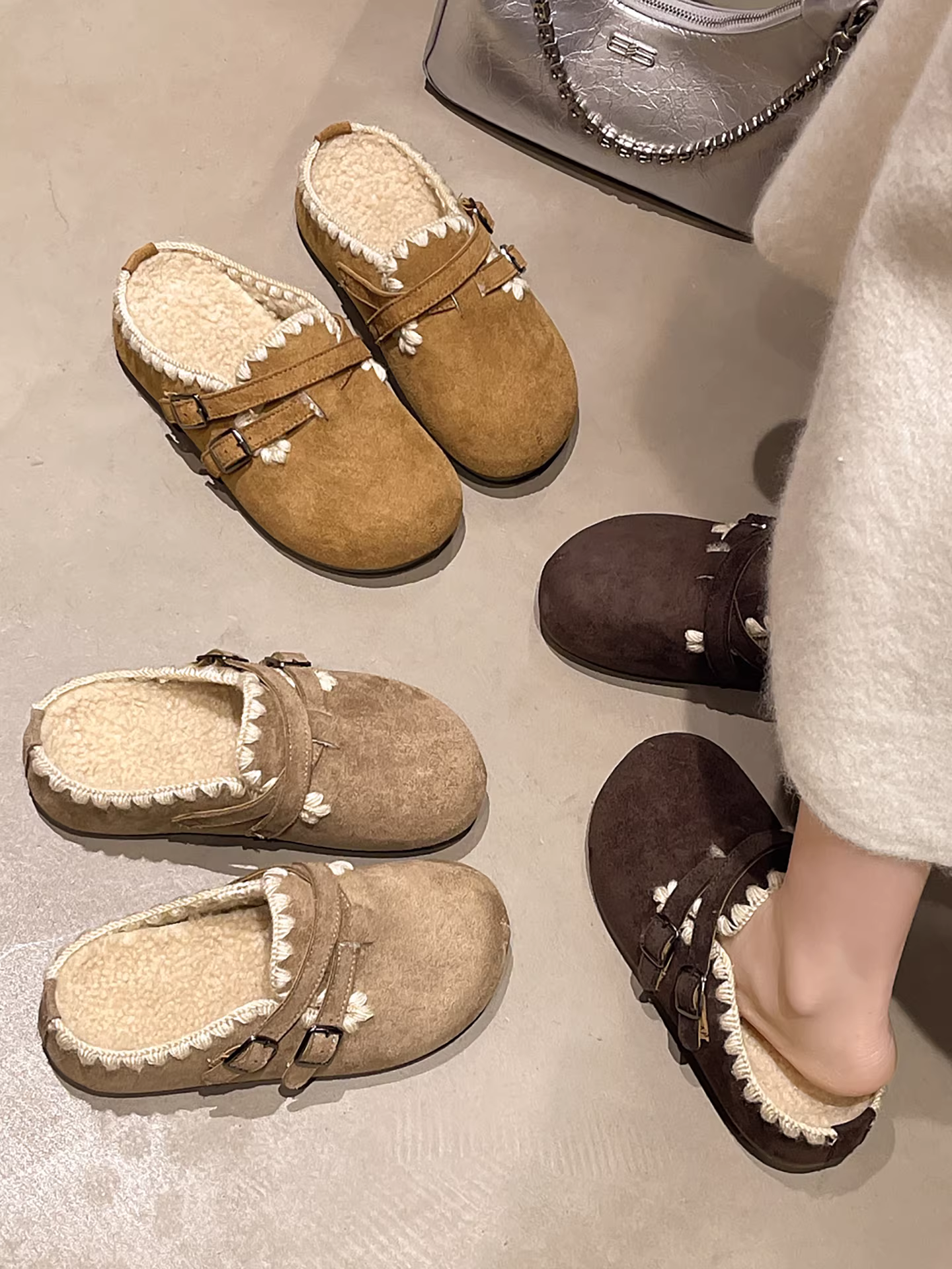 Giày nữ mùa đông 2025 kiểu Birkenstock đế dày lót lông mềm phong cách retro màu kaki, dày dặn giữ ấm