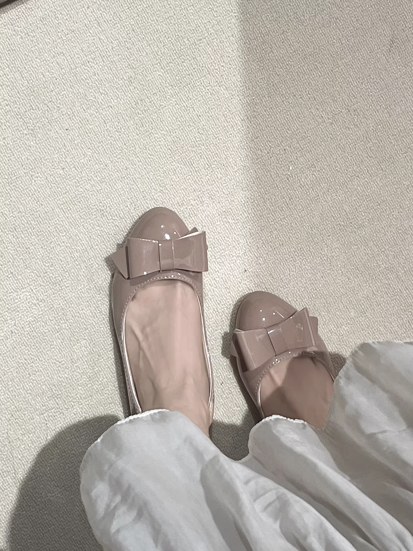 Giày bệt kiểu Pháp cổ điển màu đen, tăng chiều cao ẩn, miệng giày nông, mẫu mới thu đông 2025 dành cho nữ, giày Mary Jane đa năng phối cùng chân váy.