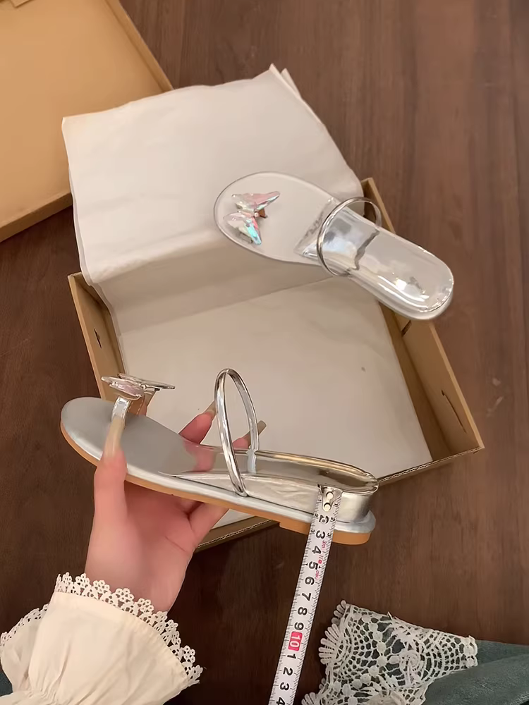 Dép đế xuồng chống trơn kiểu tiên nữ phổ biến dành cho nữ, đi ngoài trời mùa hè, dép sandal kiểu Pháp đa năng mới năm 2025.