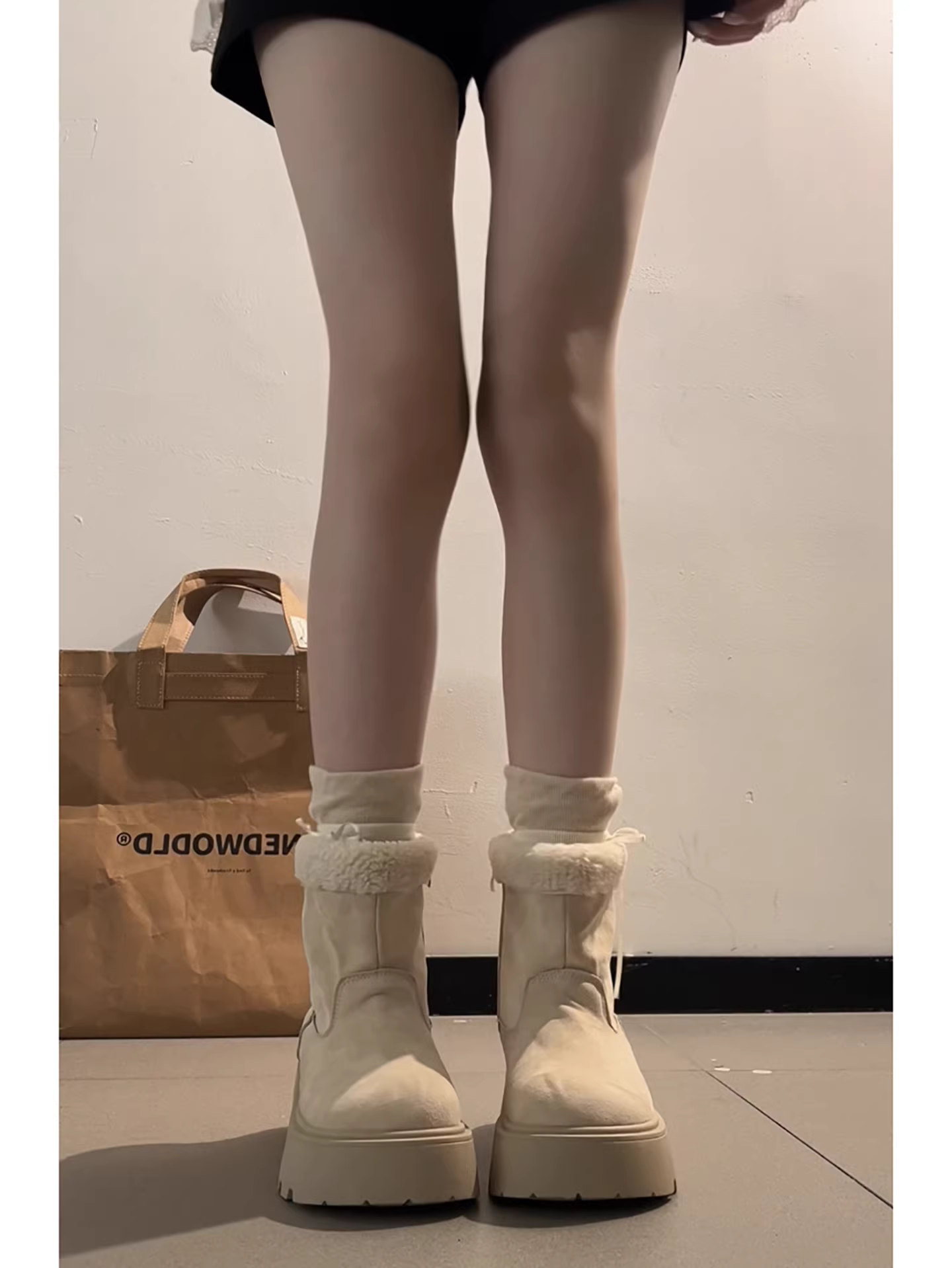 Giày bốt tuyết nữ đế dày phong cách retro màu trắng, kiểu Birkenstock, giữ ấm, tăng chiều cao, mùa đông 2025 mới