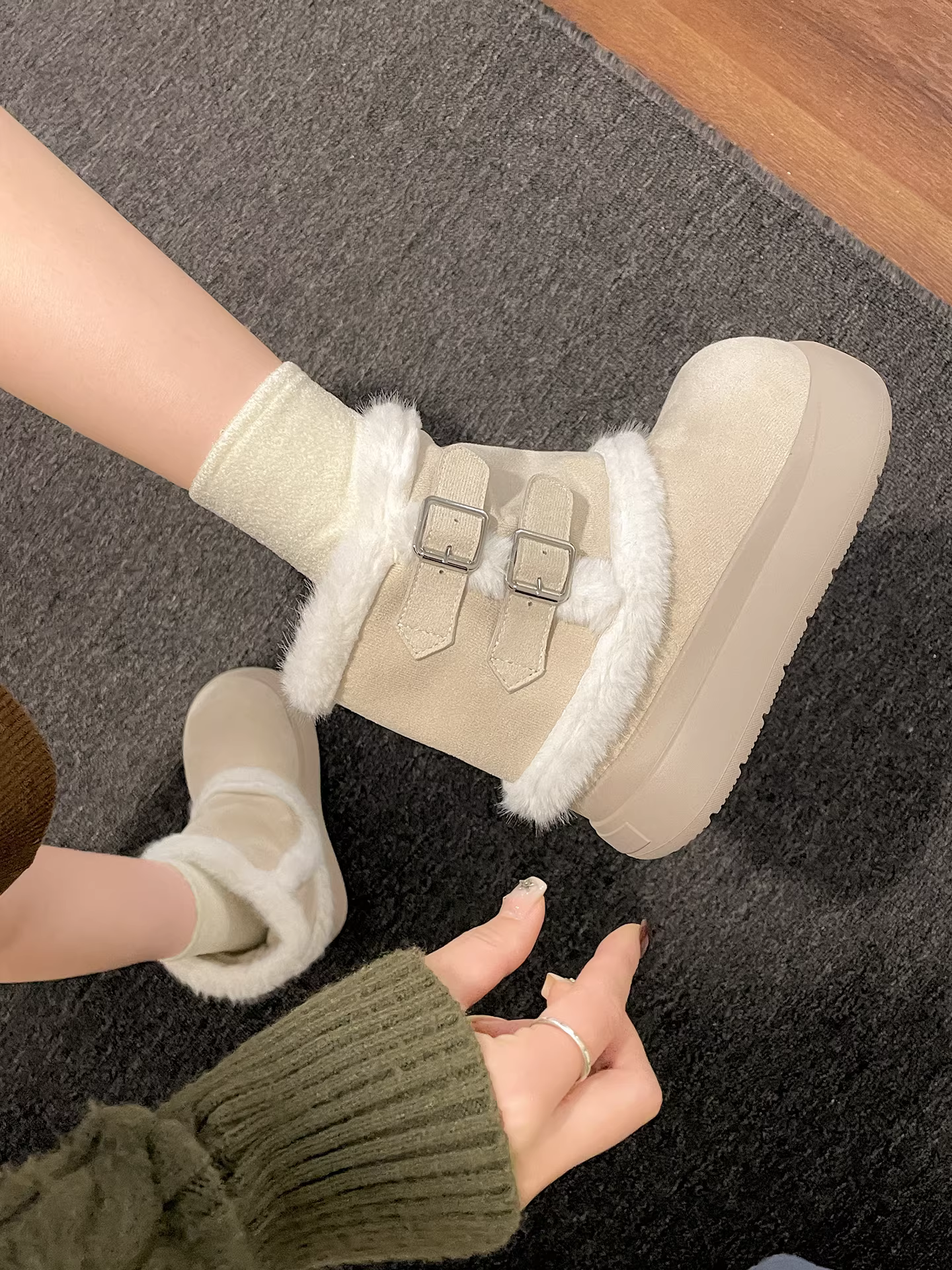 Áo khoác ngoài ấm áp lót lông cừu kiểu cổ điển, ủng tuyết lông dày đế dày dành cho nữ, mẫu mới mùa đông 2025, giày cotton họa tiết Fair Isle dày dặn