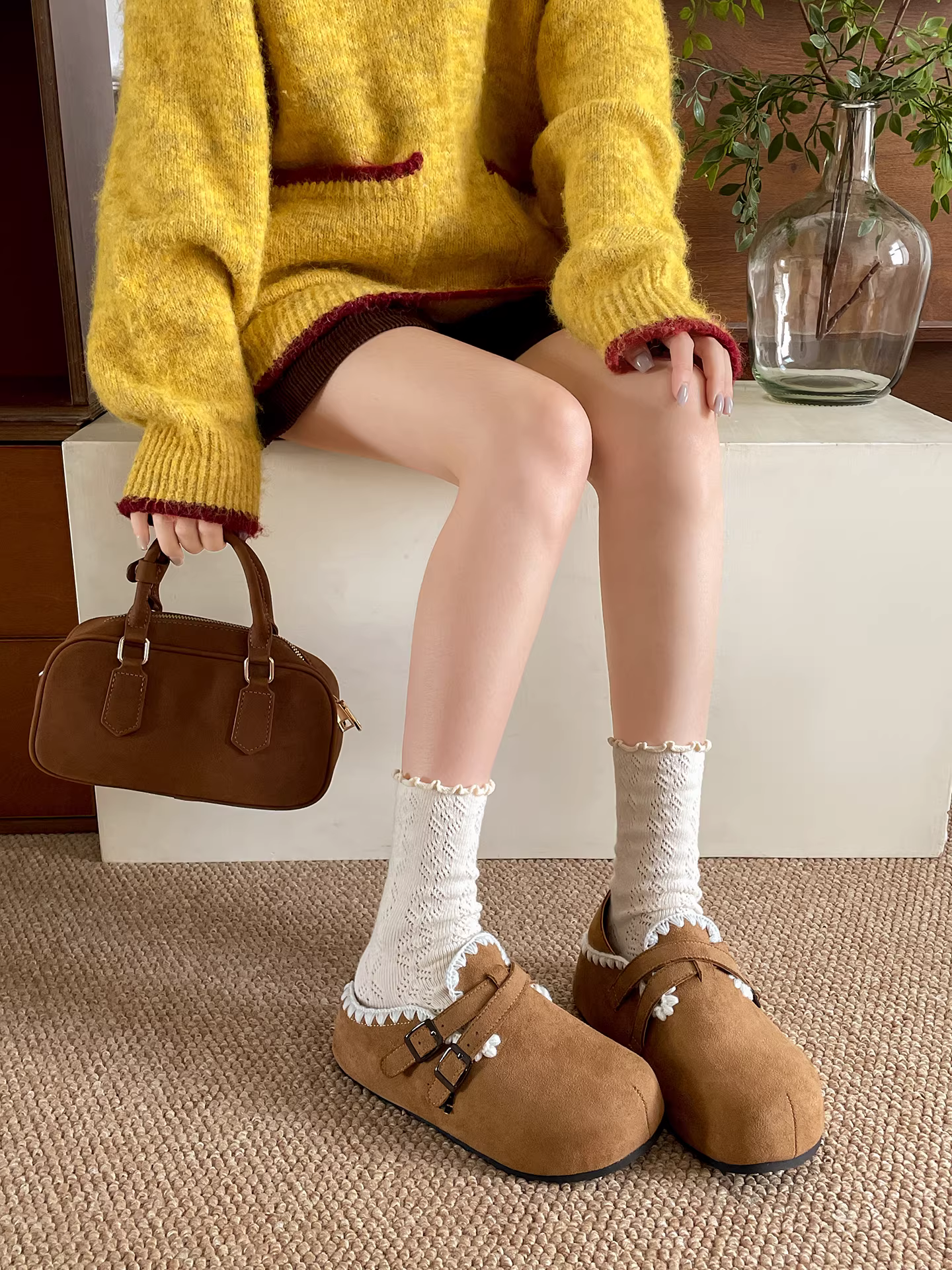 Giày Birkenstock đế dày màu nâu cổ điển dành cho nữ, kiểu thu đông 2025 mới, phối cùng chân váy, tăng chiều cao, giày đơn giản đa năng.