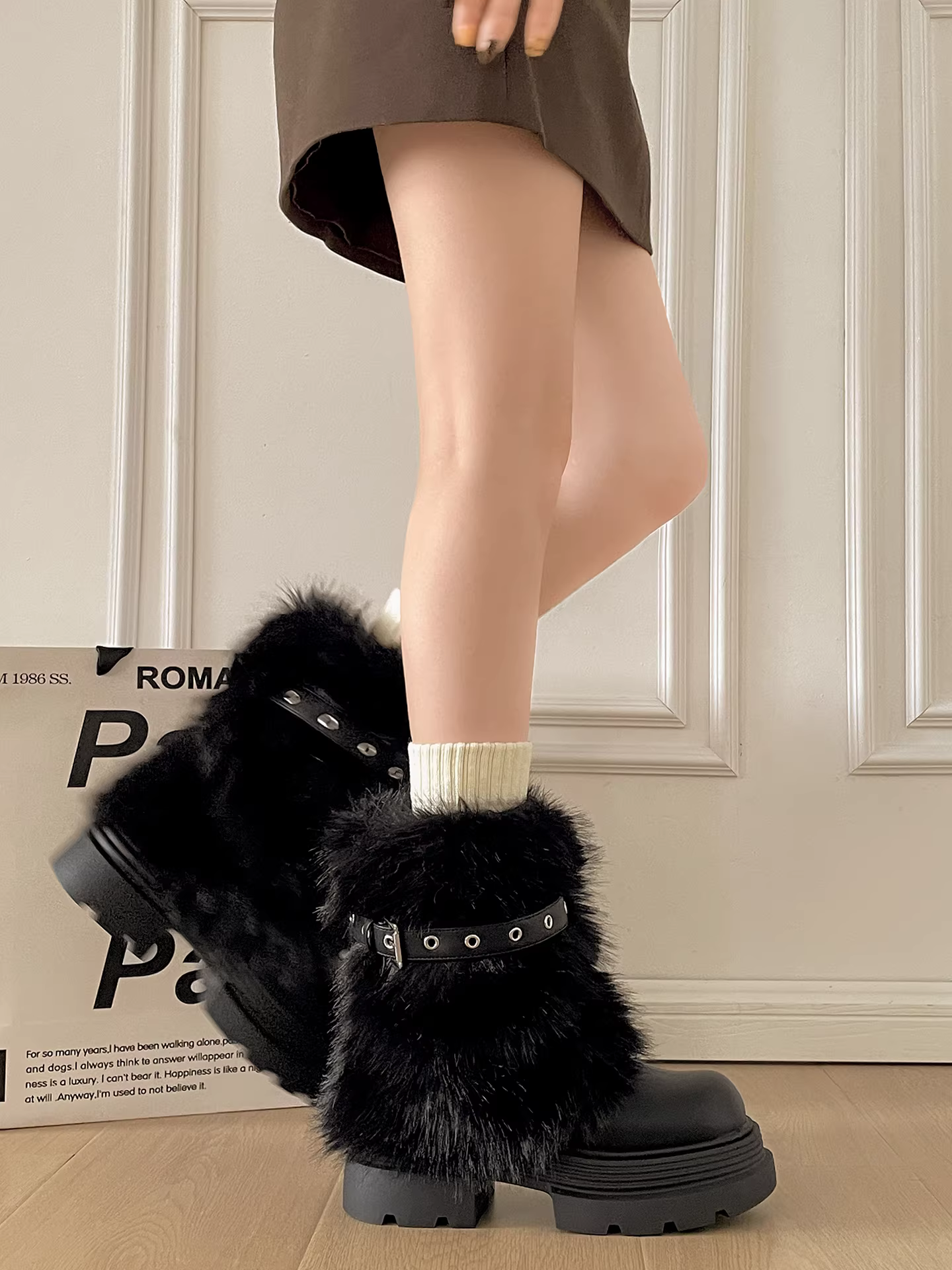 Giày bốt tuyết đế dày lót lông cừu kiểu cổ điển màu trắng dành cho nữ, mẫu mới mùa đông 2025, giữ ấm khi đi ngoài trời, chống trơn trượt, chất liệu bông lông mềm mại.