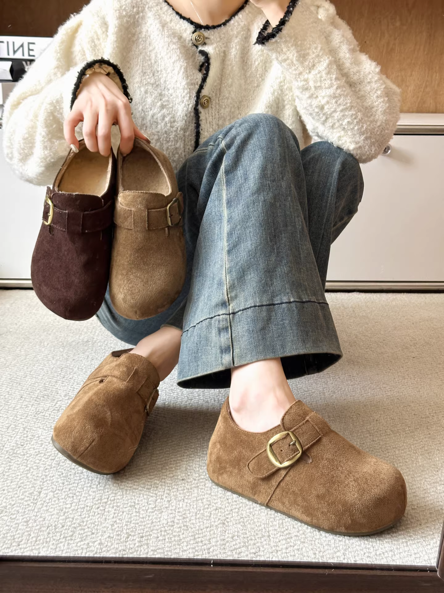 Giày Birkenstock đế dày đế cao lót lông mềm mại kiểu retro dành cho nữ mùa thu đông 2025, giày bông giữ ấm