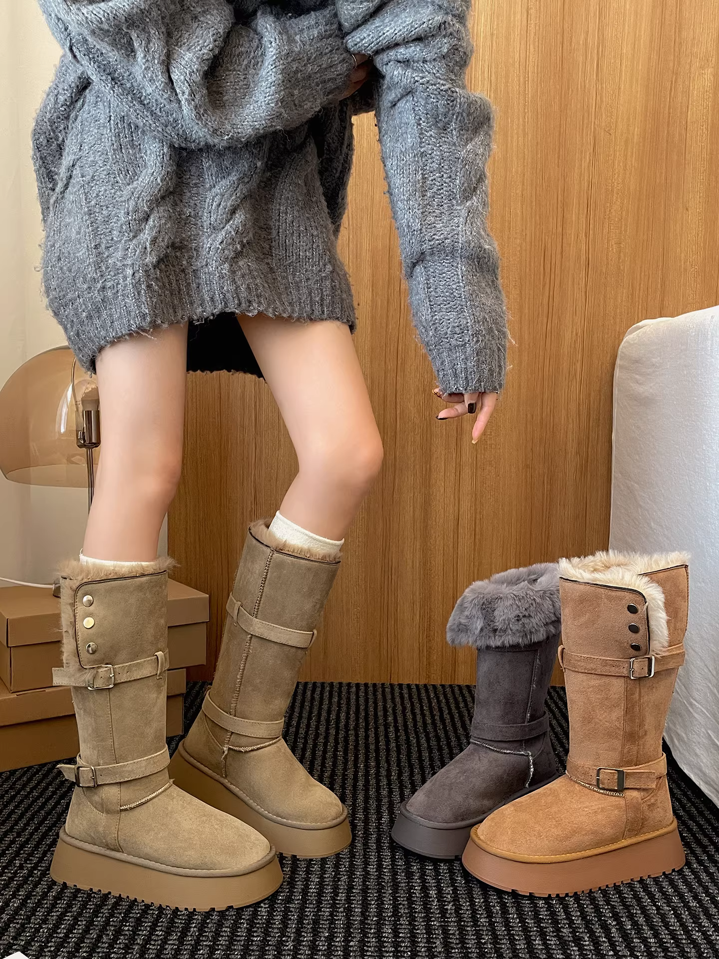 Giày bốt đi tuyết đế dày chống trượt lót lông cừu phong cách Đông Bắc dành cho nữ, giày cotton giữ ấm tăng chiều cao mùa đông mới 2025.