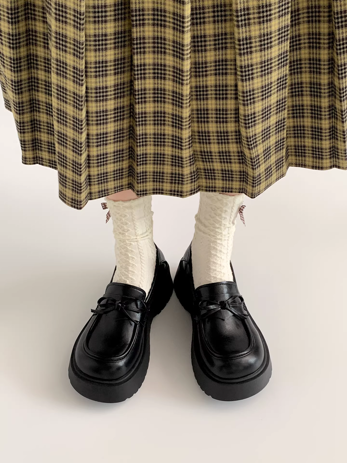 Giày da đế dày kiểu Anh cổ điển màu đen nhỏ gọn dành cho nữ, mẫu mới thu đông 2025, đa năng, tăng chiều cao