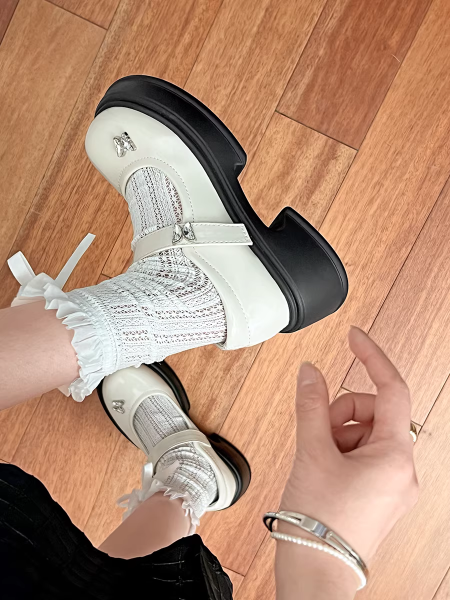 Giày da nữ đế dày đa năng kiểu retro đen, phong cách thu mới 2025, phối chân váy, kiểu Mary Jane Pháp, giày thấp cổ.