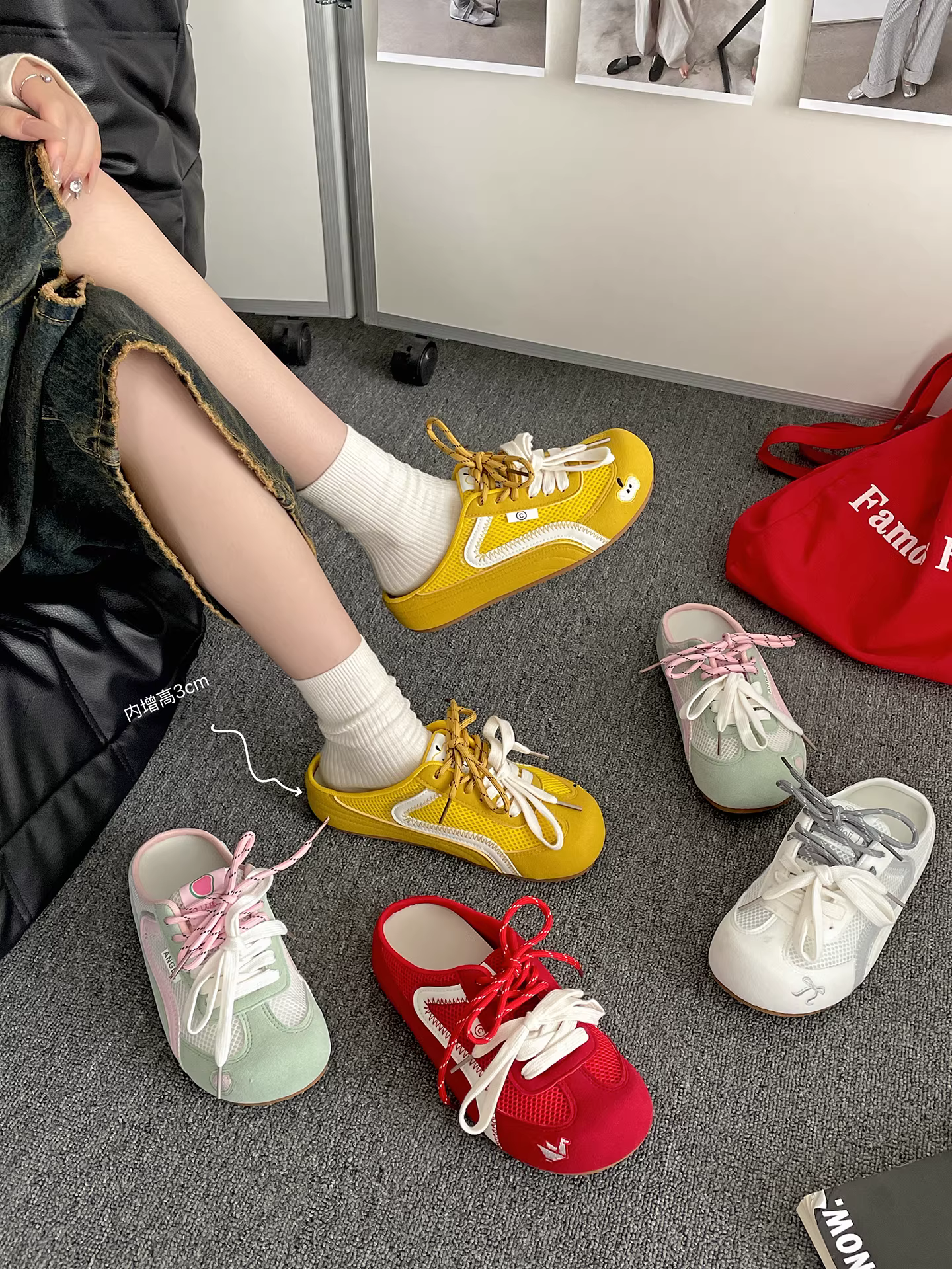 Dép nữ kiểu Pháp chống trơn, đế bằng, mũi kín, nổi tiếng trên mạng, mẫu mới mùa thu 2025, màu đỏ cổ điển, kiểu Birkenstock nửa dép.