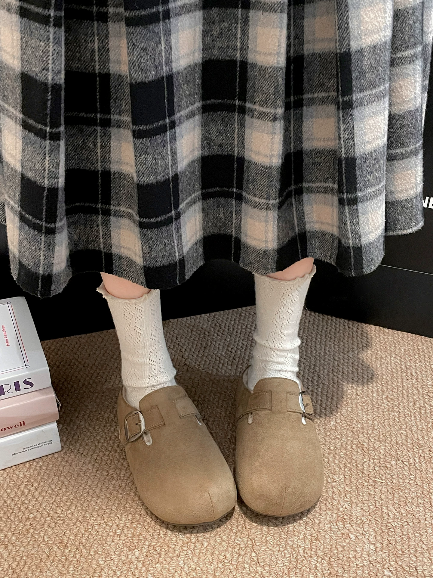 Giày Birkenstock đế dày nửa dép, chất liệu nhung nâu, dành cho nữ, mẫu mới mùa đông 2025, dày dặn, tăng chiều cao, chống trơn trượt, giữ ấm, chất liệu cotton, đi ngoài trời