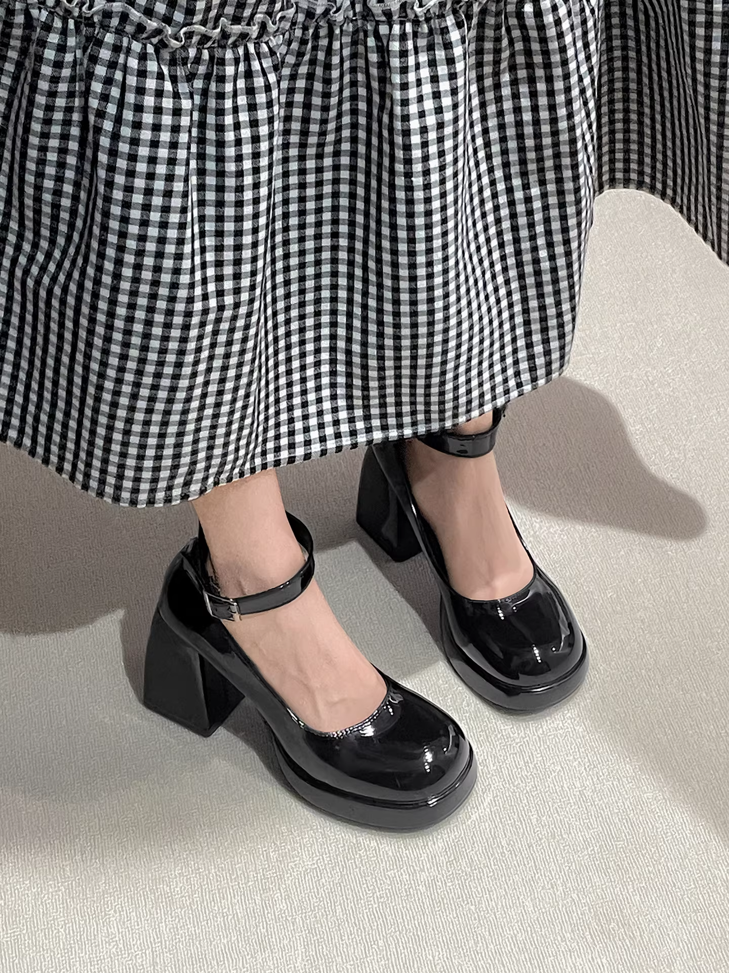 Giày da cao gót chunky kiểu Anh cổ điển màu đen dành cho nữ, mẫu mới thu 2025, đa năng, kiểu Mary Jane, phối cùng chân váy