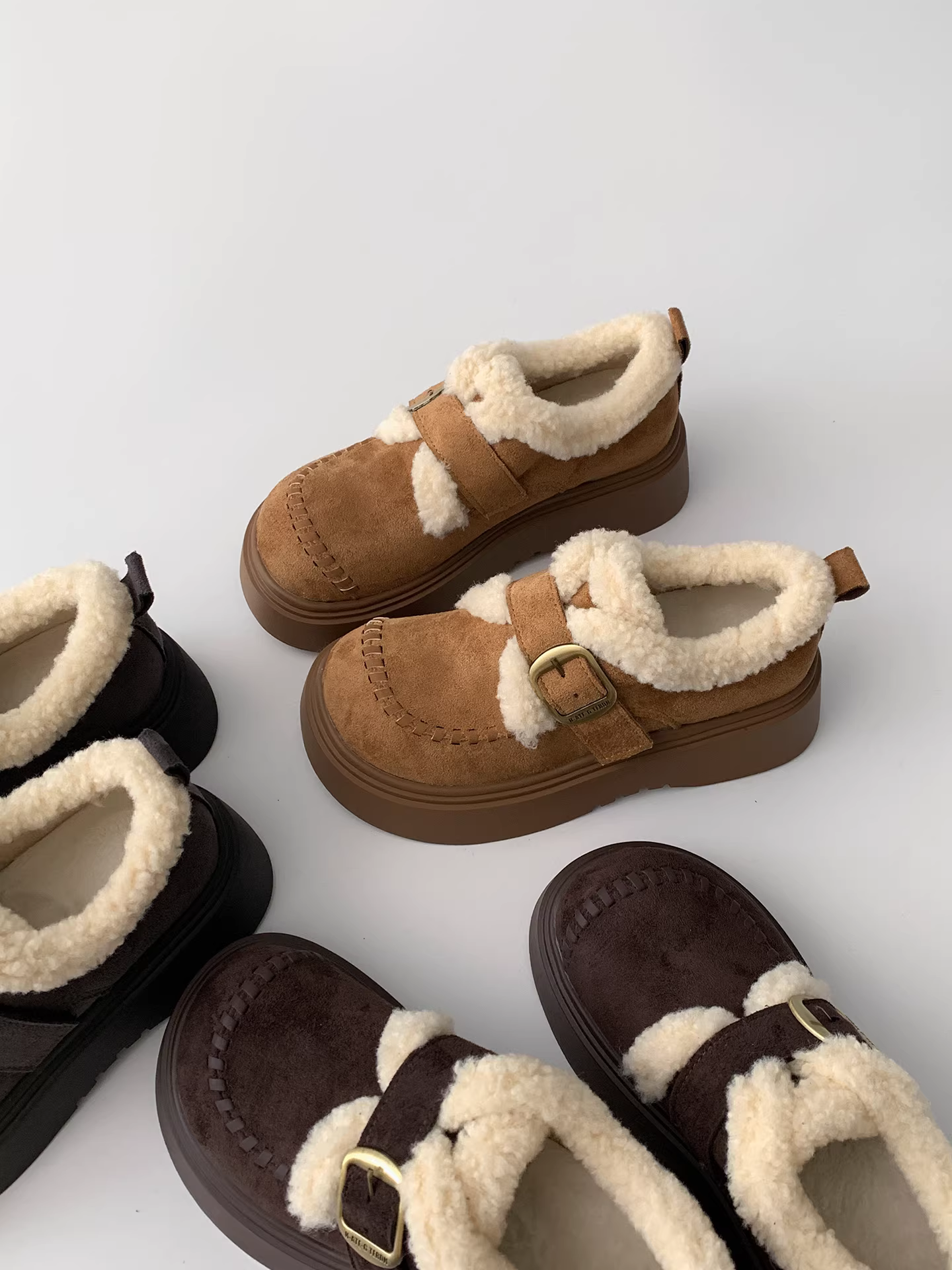 Giày Birkenstock đế dày tăng chiều cao lót lông mềm kiểu cổ điển Nanzai Nandong dành cho nữ, mẫu mới mùa đông 2025, giày bông dày giữ ấm đi ngoài trời