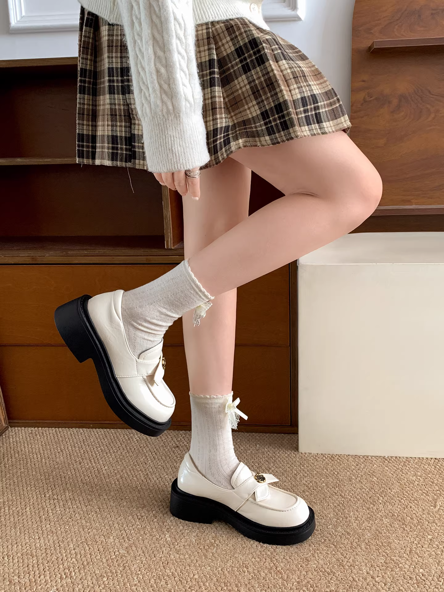 Giày lười nữ da mềm đế dày phong cách Anh cổ điển đa năng, tăng chiều cao, mùa thu mới 2025