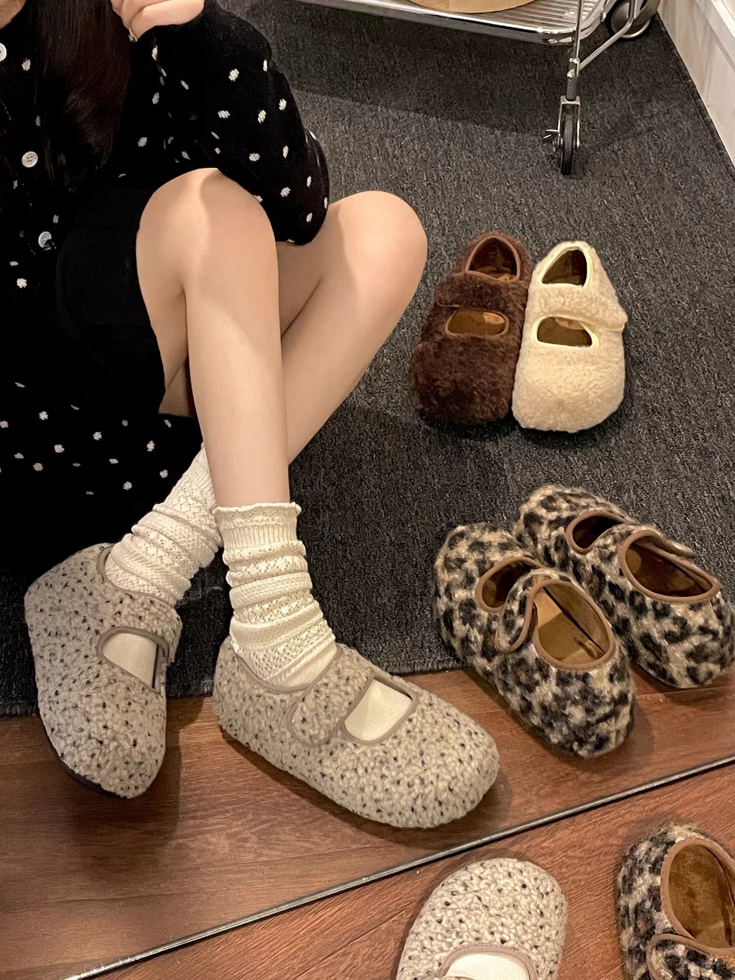 Giày lông dày đế dày màu xám Nan Zai Nan dành cho nữ, mẫu mới mùa thu đông 2025, giày bông kiểu Birkenstock giữ ấm khi đi ngoài trời.