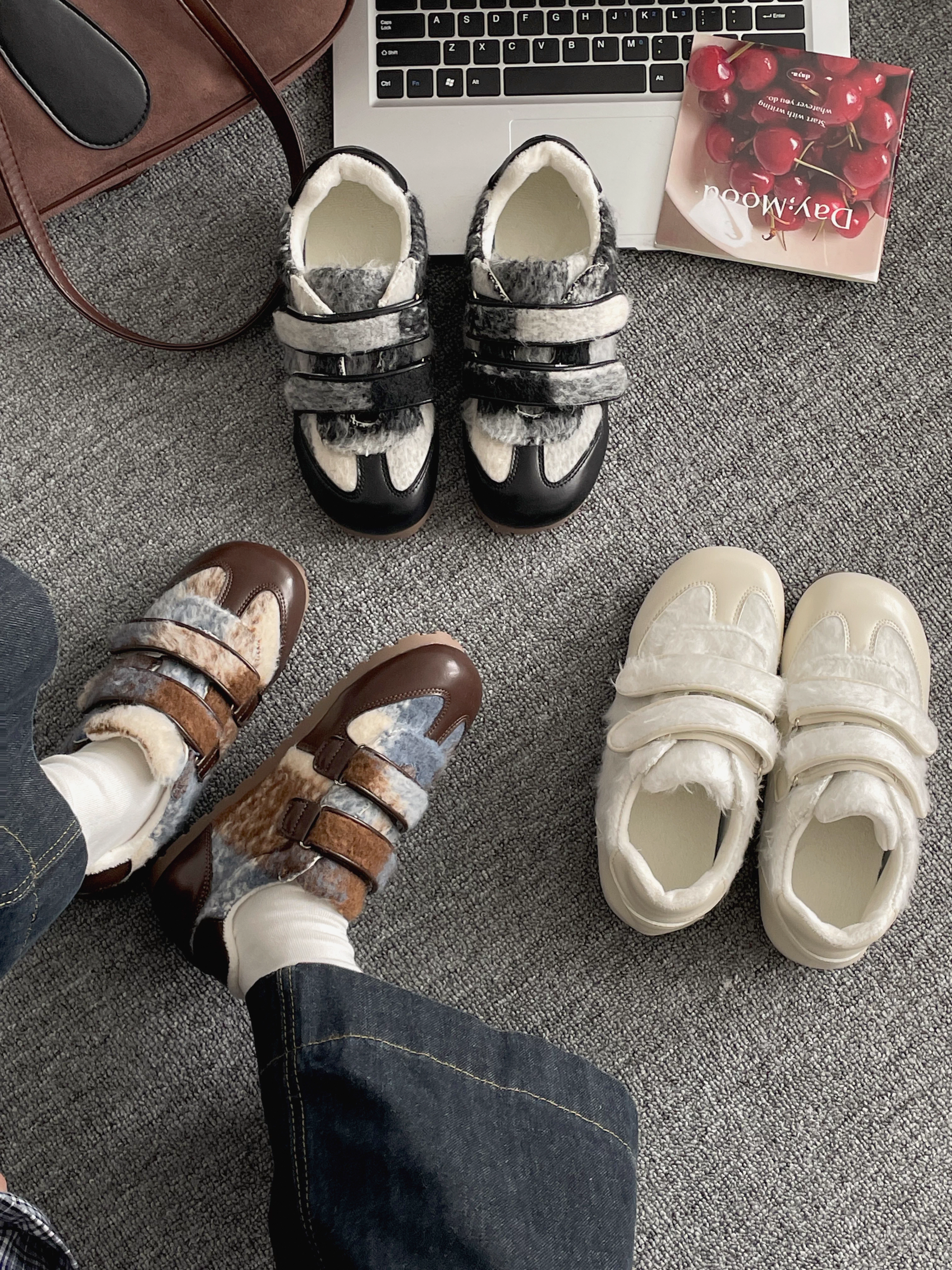 Giày thể thao đế dày lót lông cừu màu trắng Nanzai retro dành cho nữ kiểu dáng thu đông mới 2025, thích hợp phối cùng váy, giày cotton đế mềm giữ ấm.