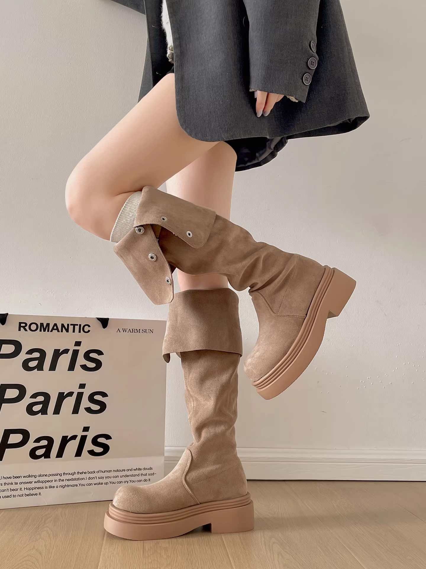 Giày bốt cổ cao đế dày tăng chiều cao kiểu retro dành cho nữ, mẫu mới thu đông 2025, đa năng, tôn dáng, kiểu hiệp sĩ