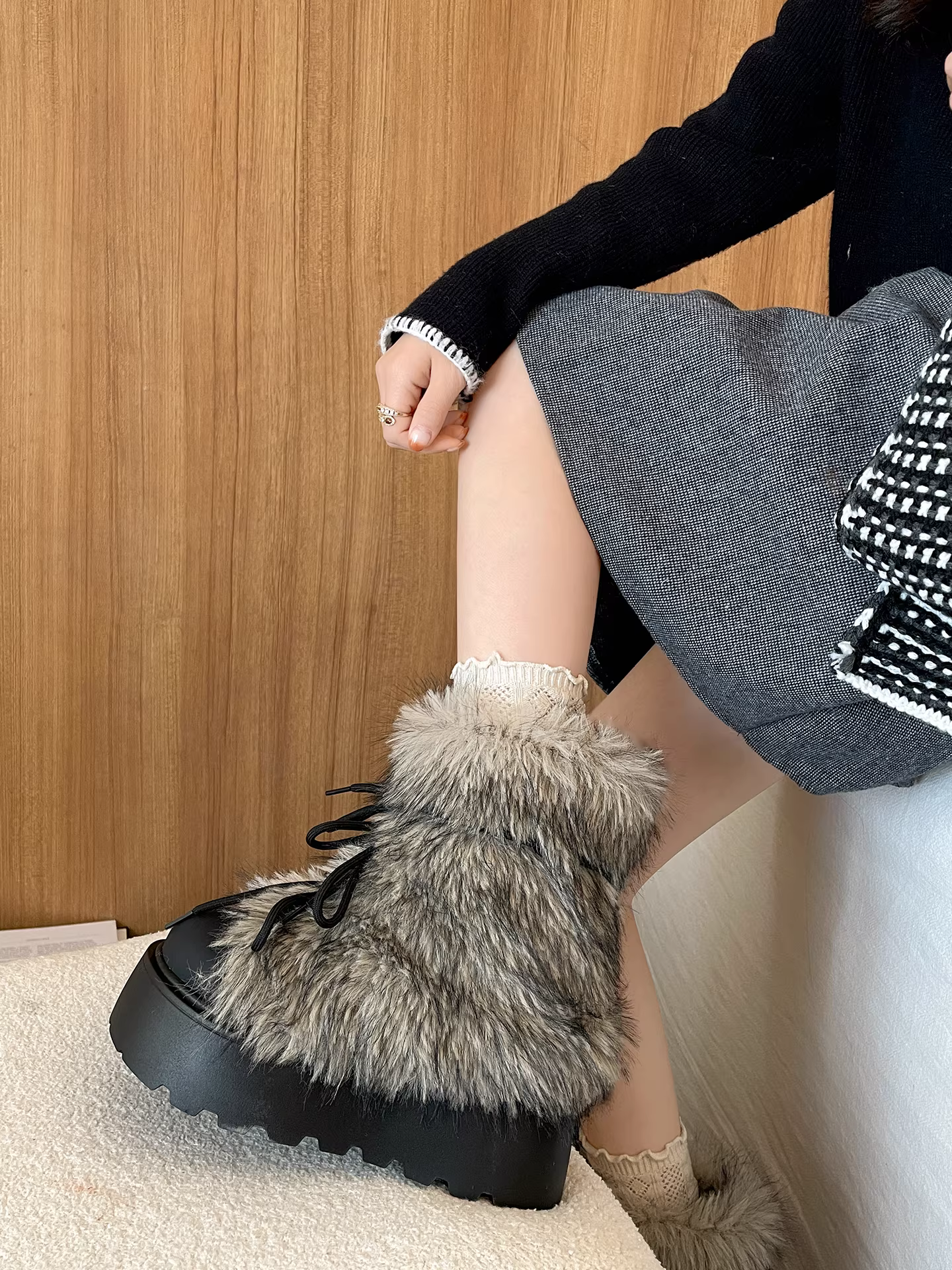 Giày bốt nữ đế dày lót lông giữ ấm mùa đông 2025, kiểu giày cotton mới phong cách Birkenstock.