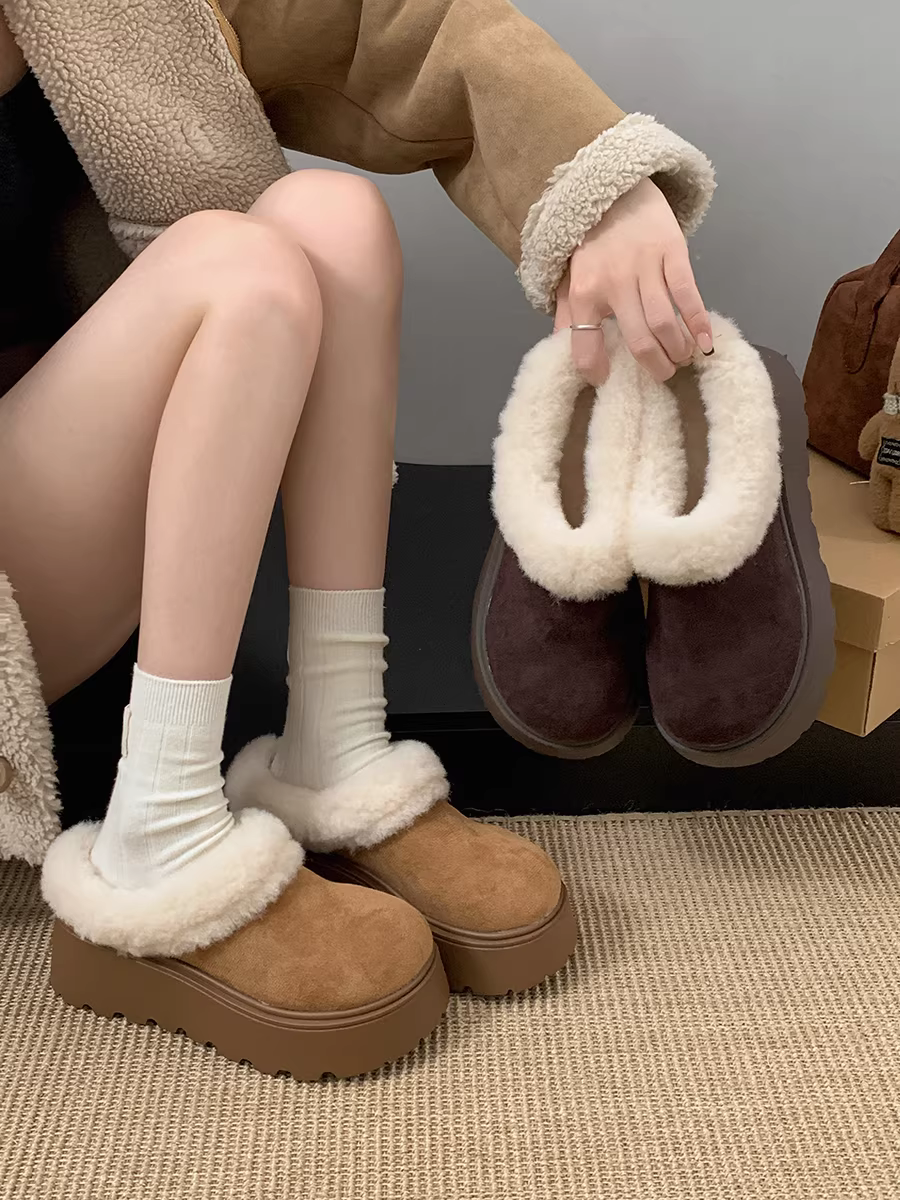 Giày dép lông dày đế dày kiểu cổ điển dành cho nữ, thích hợp để mang ngoài trời, mẫu mới mùa đông 2025, lót lông cừu, ấm áp, tăng chiều cao, kiểu giày cotton phong cách Birkenstock.