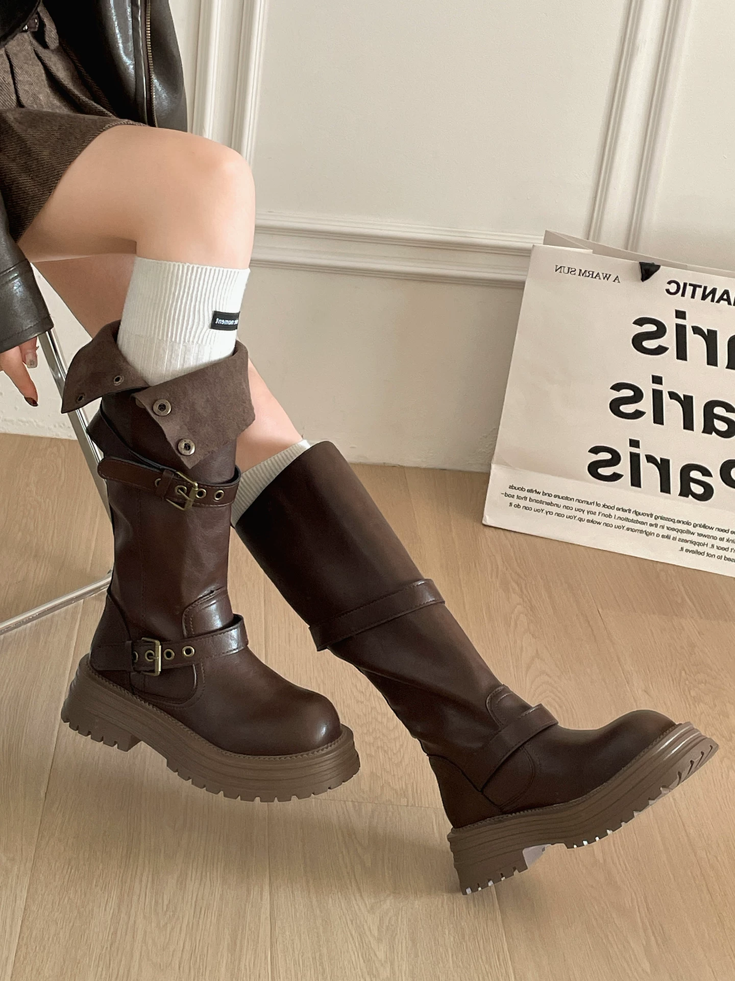 Giày bốt nhung cổ điển đế dày dành cho nữ, mẫu mới mùa đông 2025, tăng chiều cao, ấm áp, chống trơn trượt, kiểu giày hiệp sĩ