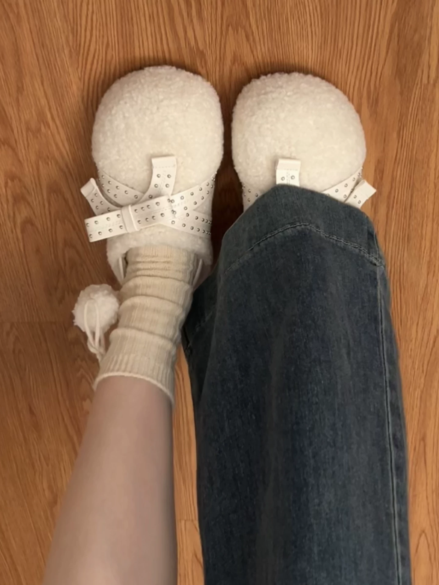 Giày lông dày đế cao cổ điển màu trắng dành cho nữ, mẫu mới mùa đông 2025, giữ ấm khi đi ngoài trời, kiểu dáng hai trong một, chất liệu cotton kiểu Birkenstock