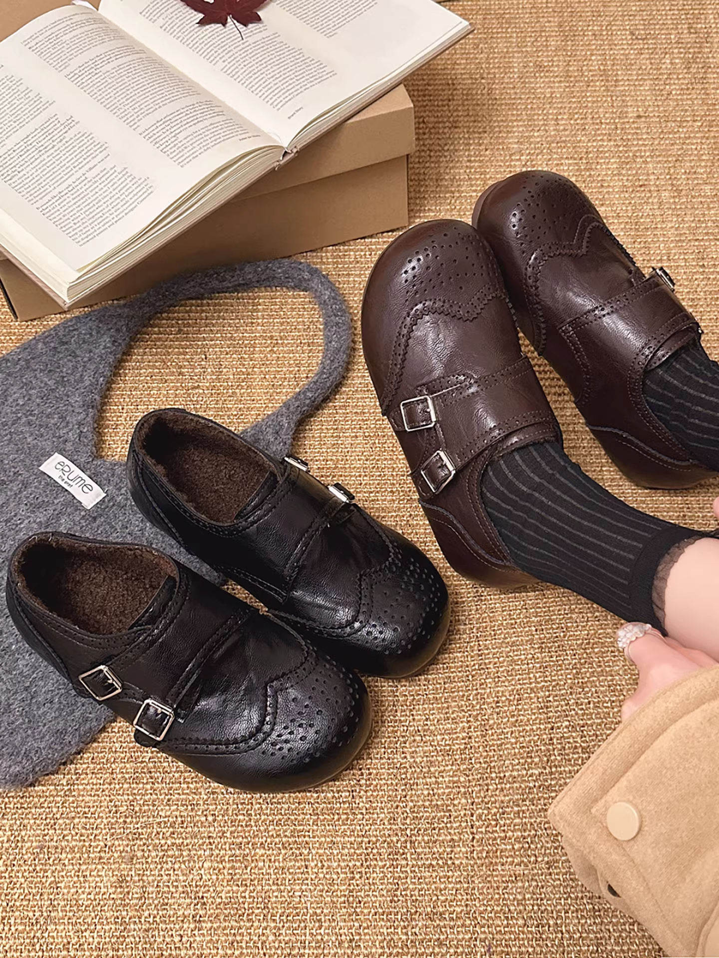 Giày Birkenstock nữ đế dày lót lông phong cách Anh đen thời thượng, mùa đông 2025, tăng chiều cao, giữ ấm, chống trơn trượt, chất liệu cotton