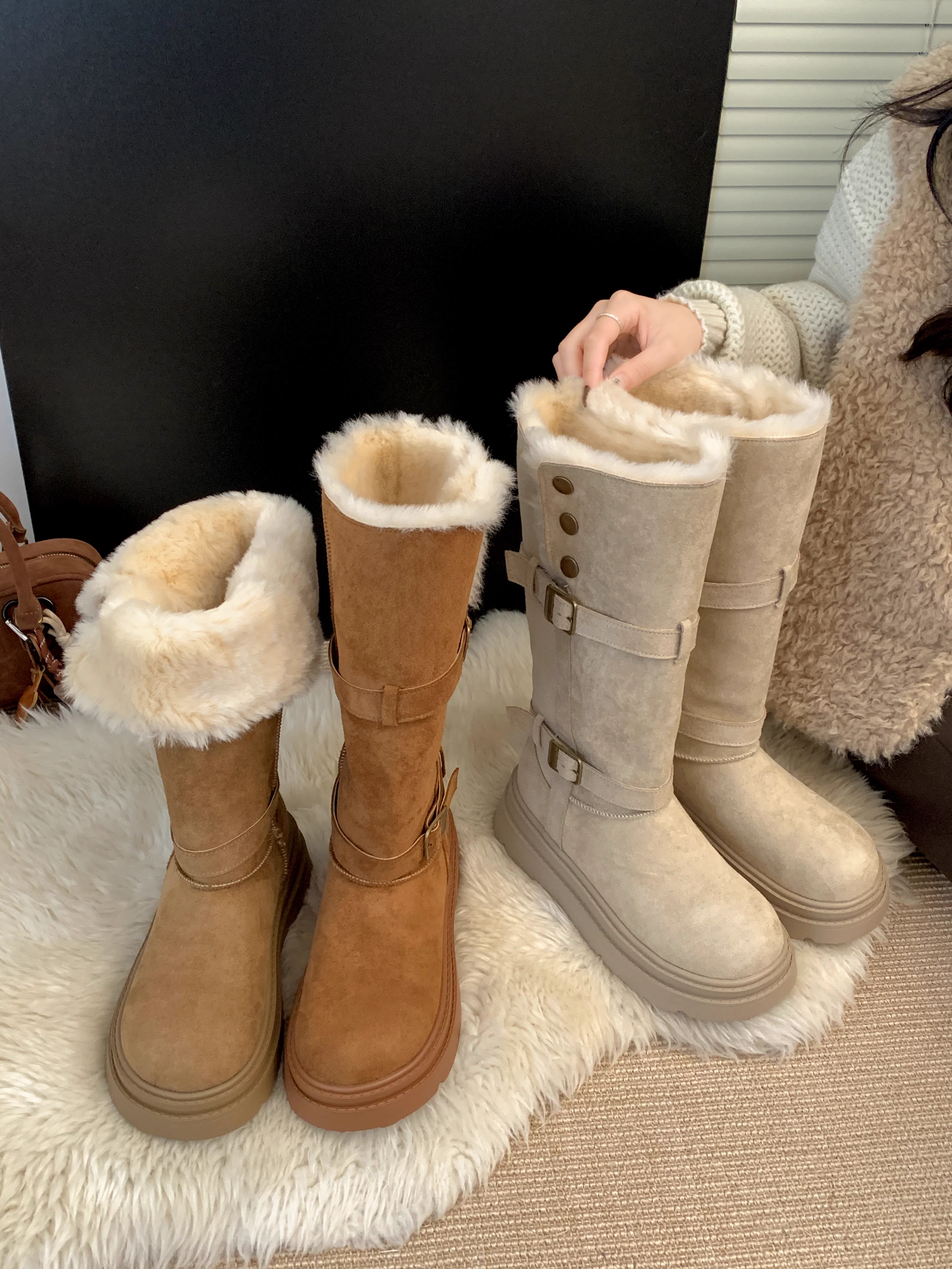 Giày bốt tuyết nữ đế dày giữ ấm lót lông cừu dày dặn kiểu retro mùa đông 2025 mới, chống trơn trượt, chất liệu cotton