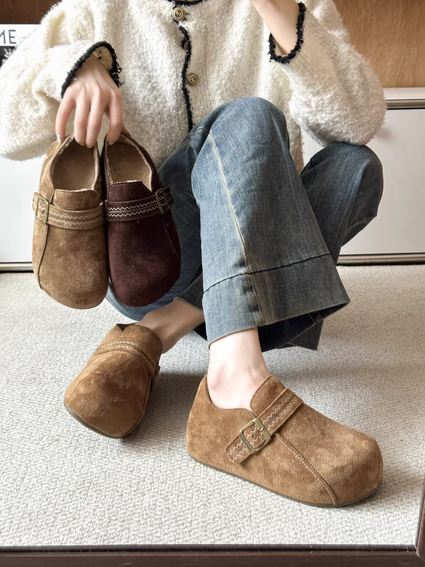 Giày Birkenstock đế bằng kiểu cổ điển Nam Trung Quốc dành cho nữ 2025, mẫu mới thu đông, đi ngoài trời, có lớp lót lông cừu giữ ấm.