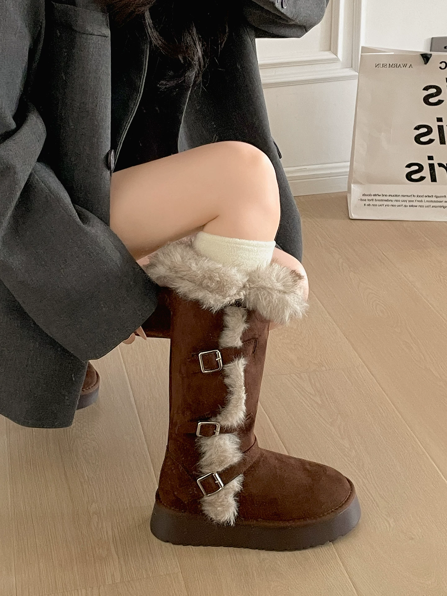 Giày bốt nữ mùa đông 2025 kiểu cổ điển, lót lông cừu ấm áp, đế dày, giữ ấm, tăng chiều cao, kiểu Birkenstock, chất liệu cotton