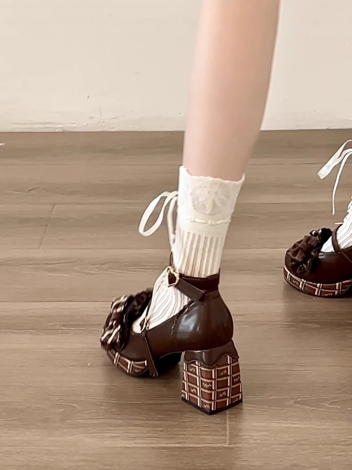 Giày cao gót đế thô mũi tròn kiểu Pháp cổ điển màu nâu dành cho nữ, mẫu mới thu 2025, tăng chiều cao, kiểu Lolita Mary Jane