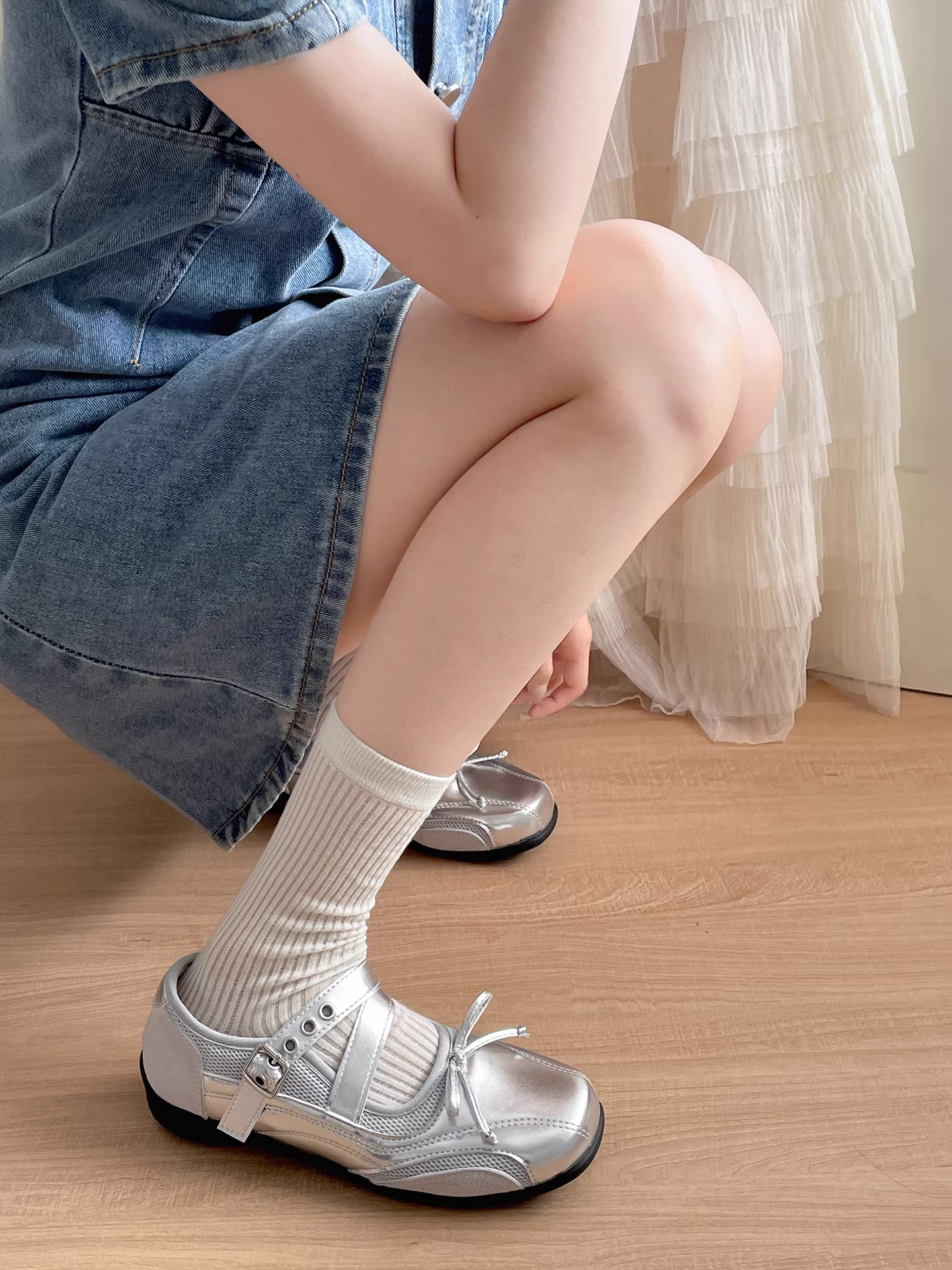 Giày nữ đế dày mũi tròn kiểu Pháp cổ điển màu bạc, mẫu mới thu đông 2025, giày Mary Jane đa năng phối chân váy.
