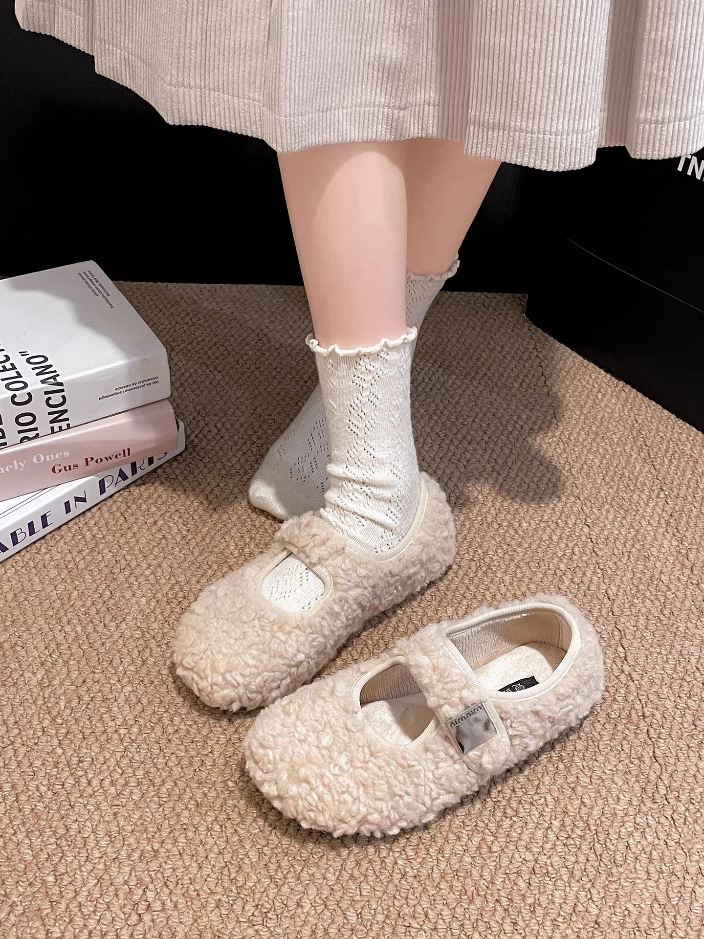 Giày Mary Jane lót lông cừu, đế dày, kiểu Pháp cổ điển màu trắng, dành cho nữ, đi ngoài trời, mùa đông 2025, giữ ấm, mới.